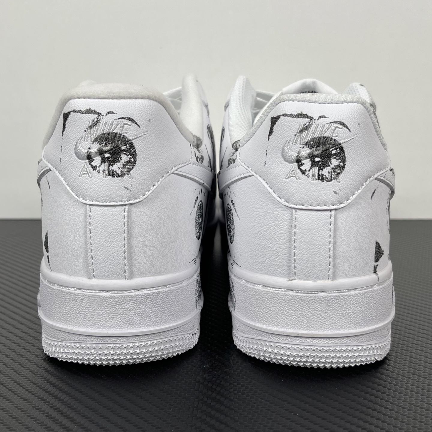 特价    
 CDG x Supreme x NK Air Force 1 Supreme Comme