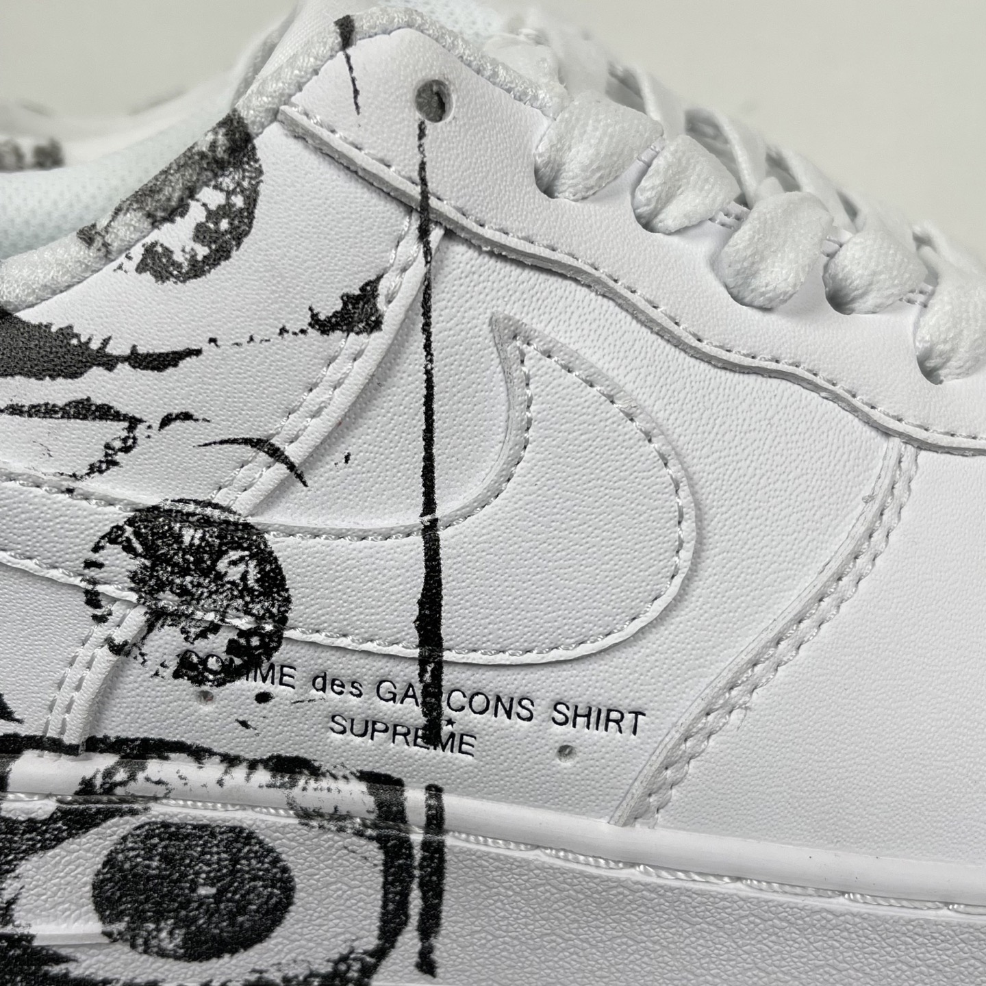 特价    
 CDG x Supreme x NK Air Force 1 Supreme Comme