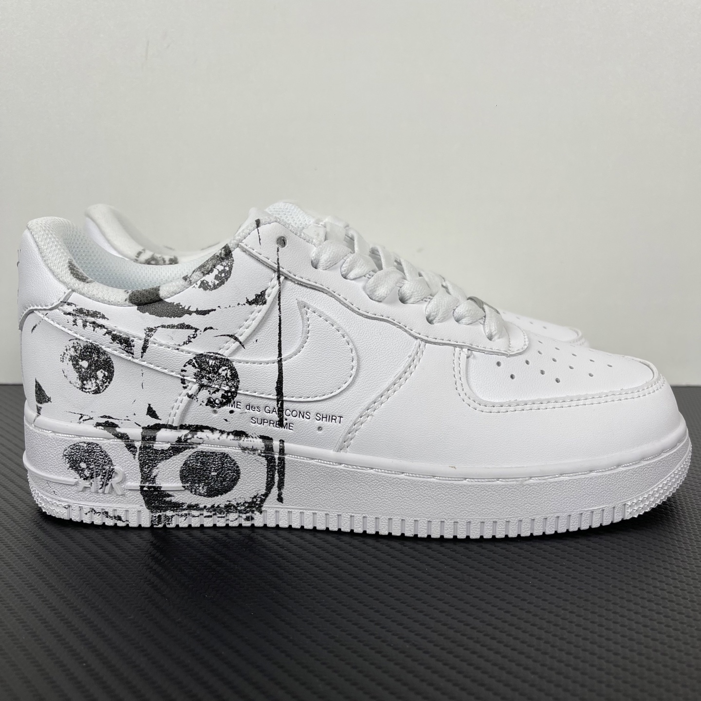 特价    
 CDG x Supreme x NK Air Force 1 Supreme Comme