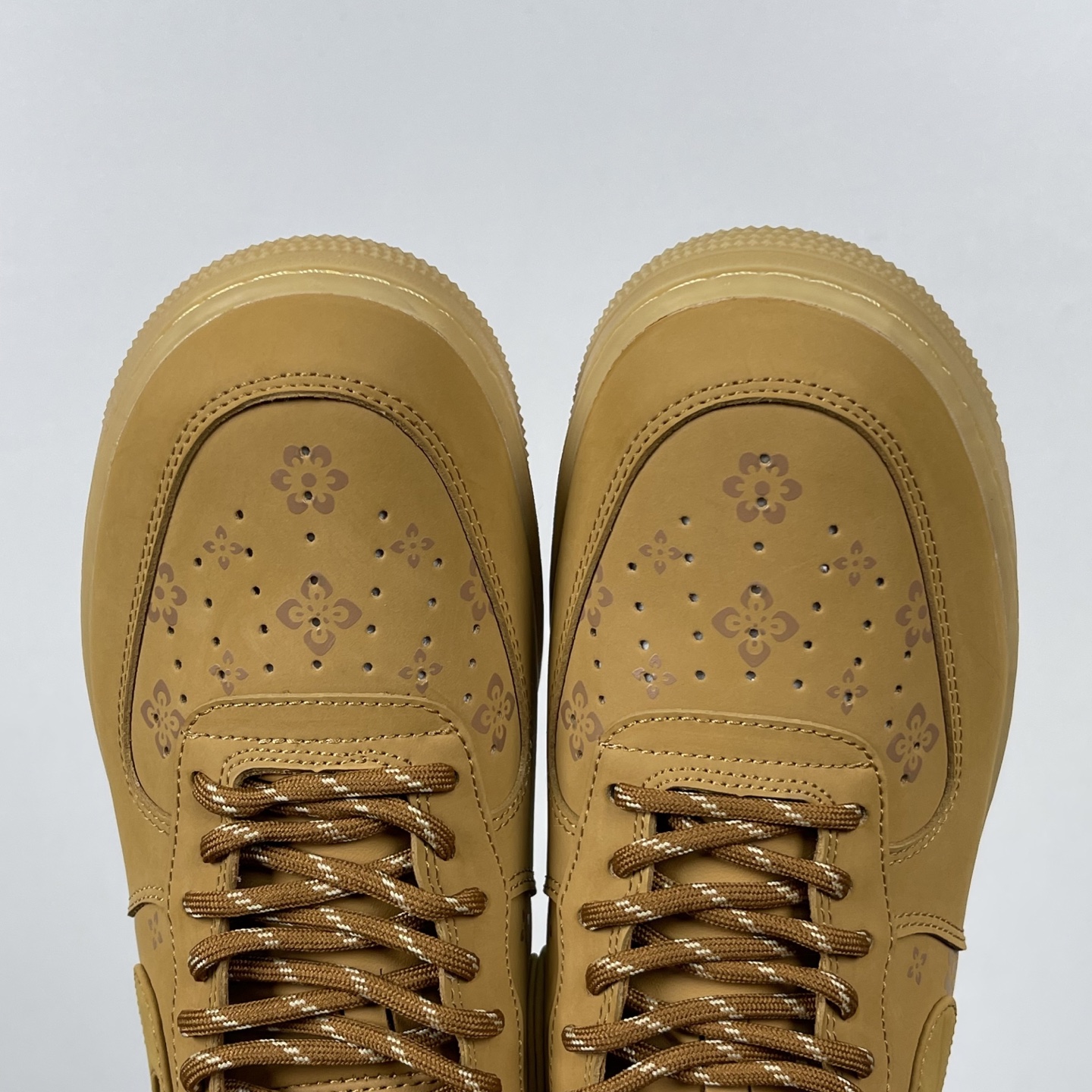 特价    
 NK Air Force 1´07 Low 空军一号低帮百搭休闲运动板鞋 小麦印花！
货