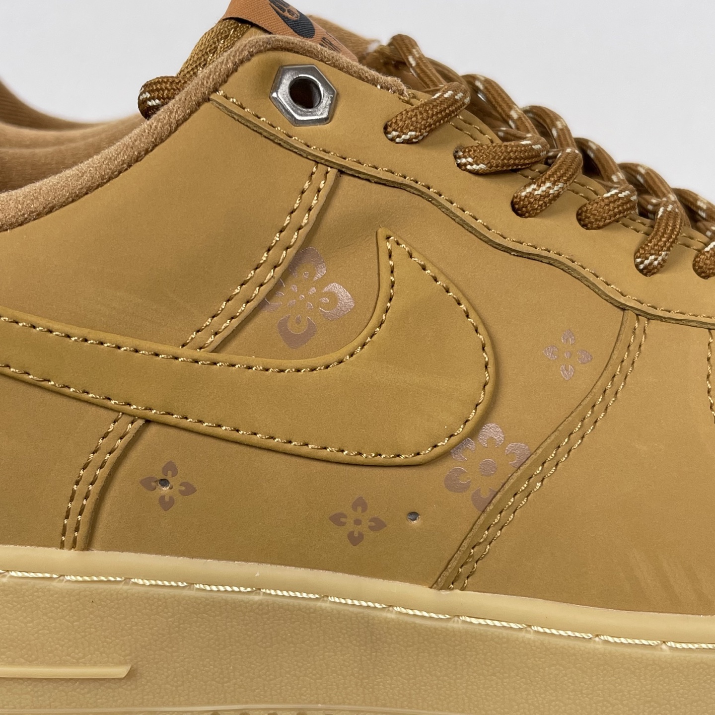 特价    
 NK Air Force 1´07 Low 空军一号低帮百搭休闲运动板鞋 小麦印花！
货
