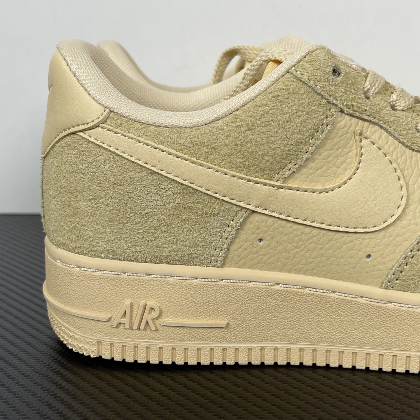 特价
NK Air Force 1´07 Low 空军一号低帮百搭休闲运动板鞋 小麦拼接!
货