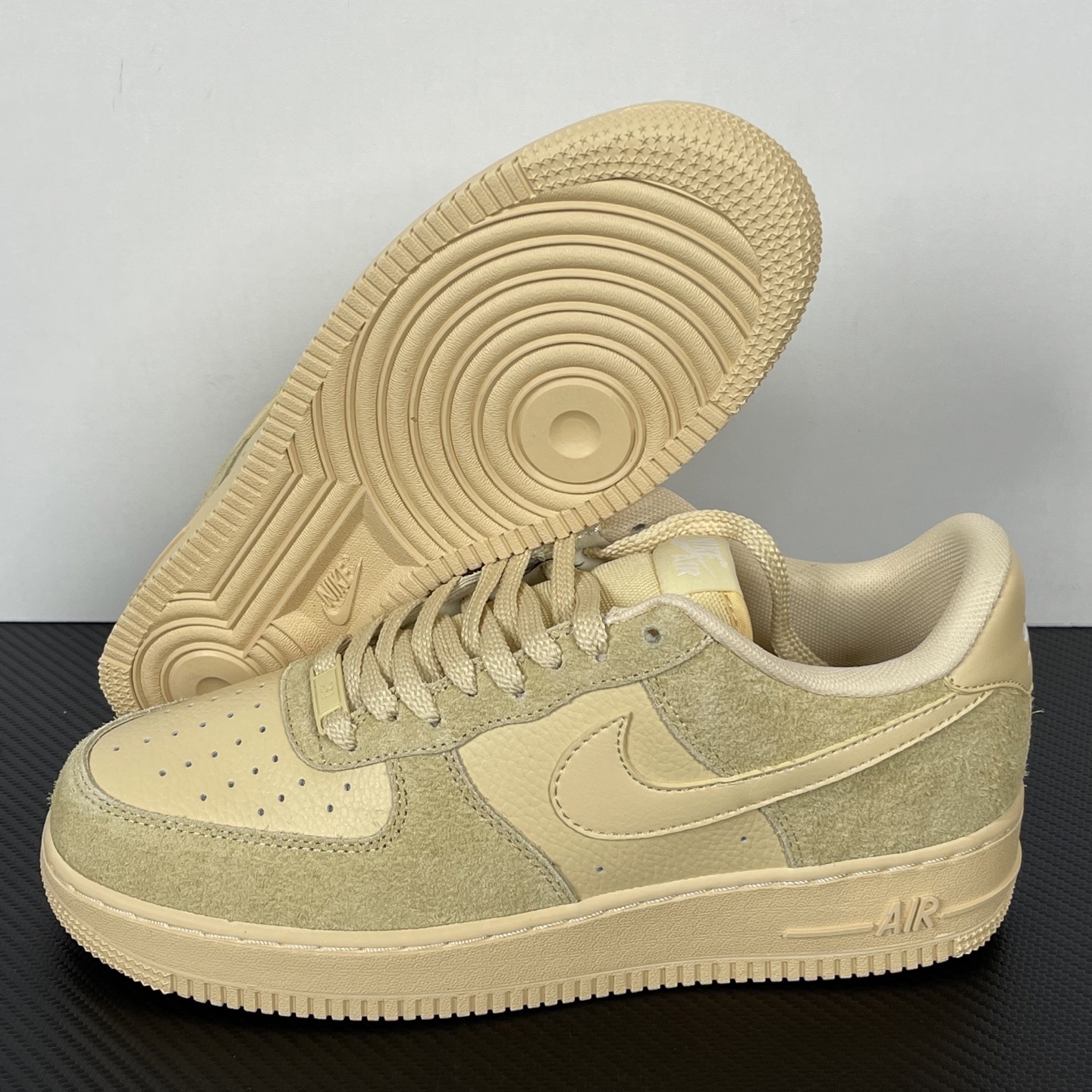 特价
NK Air Force 1´07 Low 空军一号低帮百搭休闲运动板鞋 小麦拼接!
货