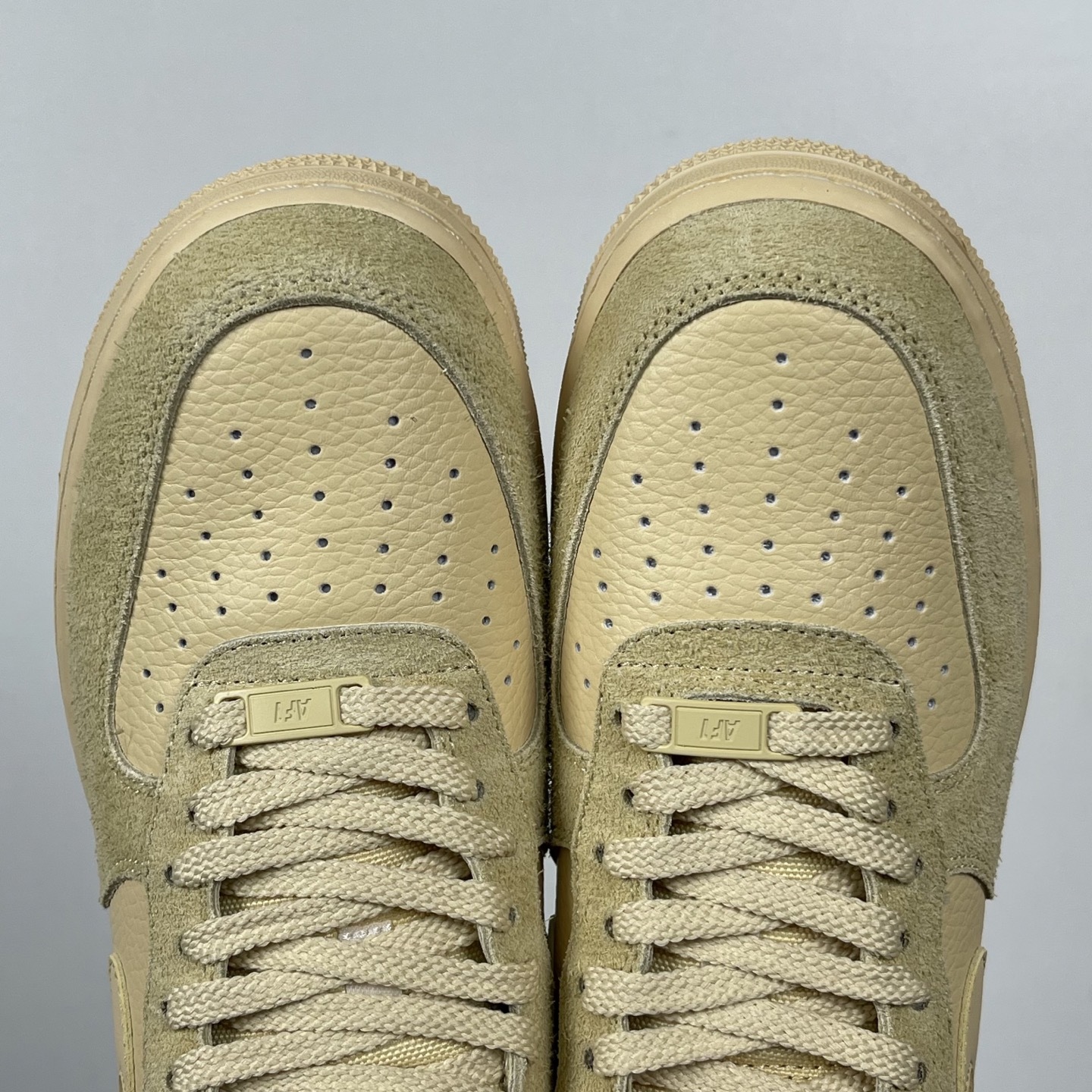 特价
NK Air Force 1´07 Low 空军一号低帮百搭休闲运动板鞋 小麦拼接!
货