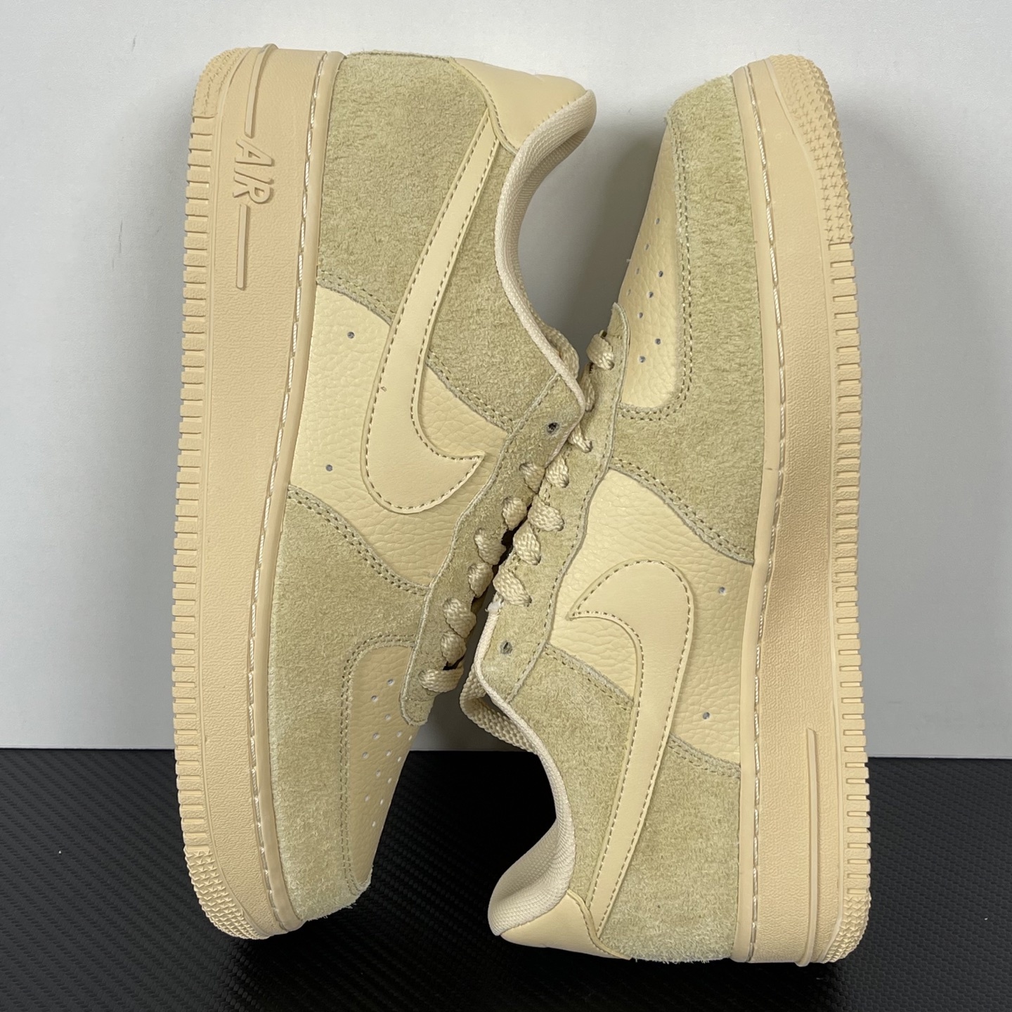 特价
NK Air Force 1´07 Low 空军一号低帮百搭休闲运动板鞋 小麦拼接!
货