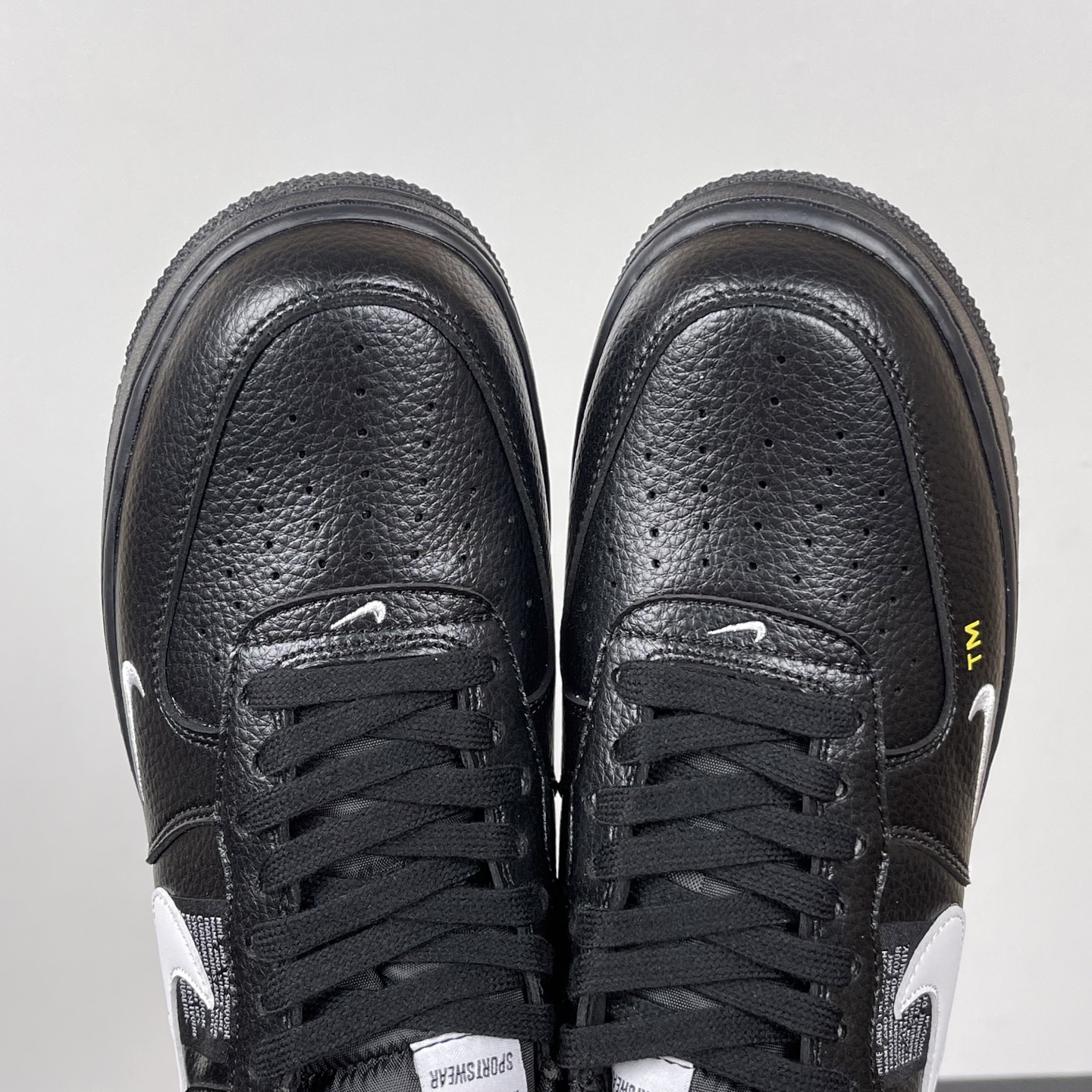 特价    
【纯原】！NK Air Force 1 Low ‘07 空军一号低帮经典板鞋 白解构！
货