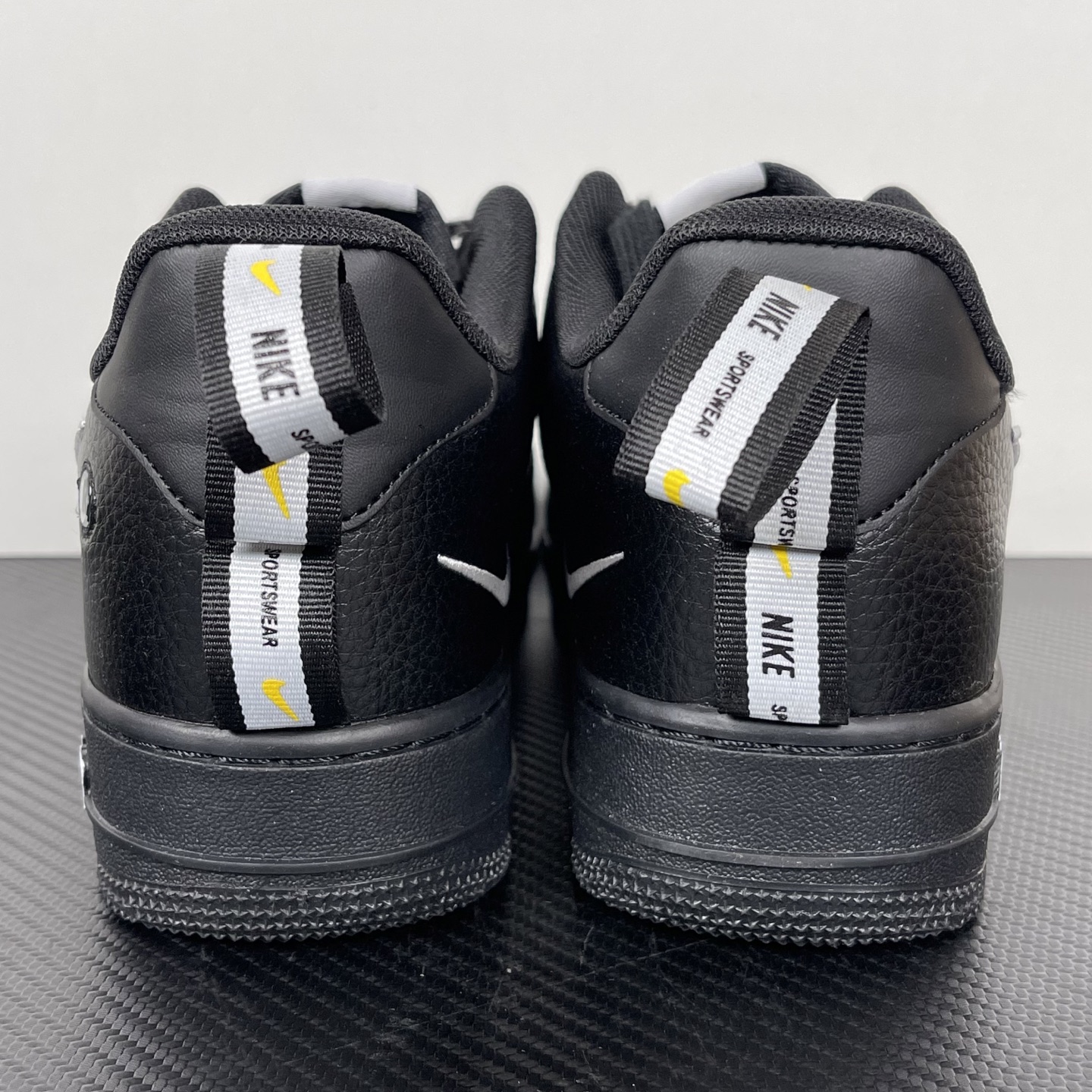 特价    
【纯原】！NK Air Force 1 Low ‘07 空军一号低帮经典板鞋 白解构！
货