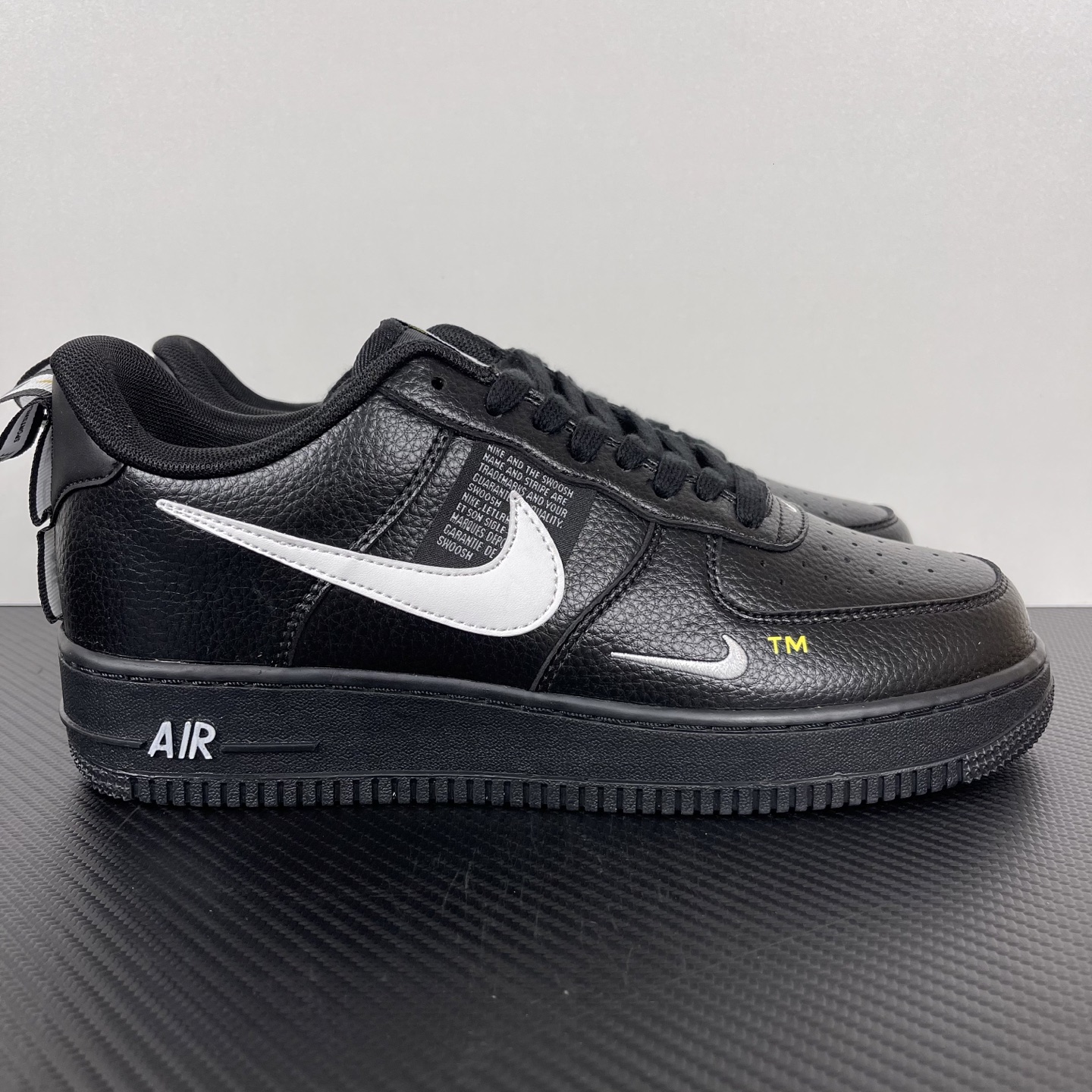 特价    
【纯原】！NK Air Force 1 Low ‘07 空军一号低帮经典板鞋 白解构！
货