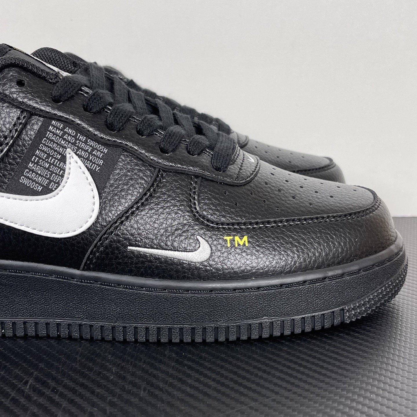 特价    
【纯原】！NK Air Force 1 Low ‘07 空军一号低帮经典板鞋 白解构！
货
