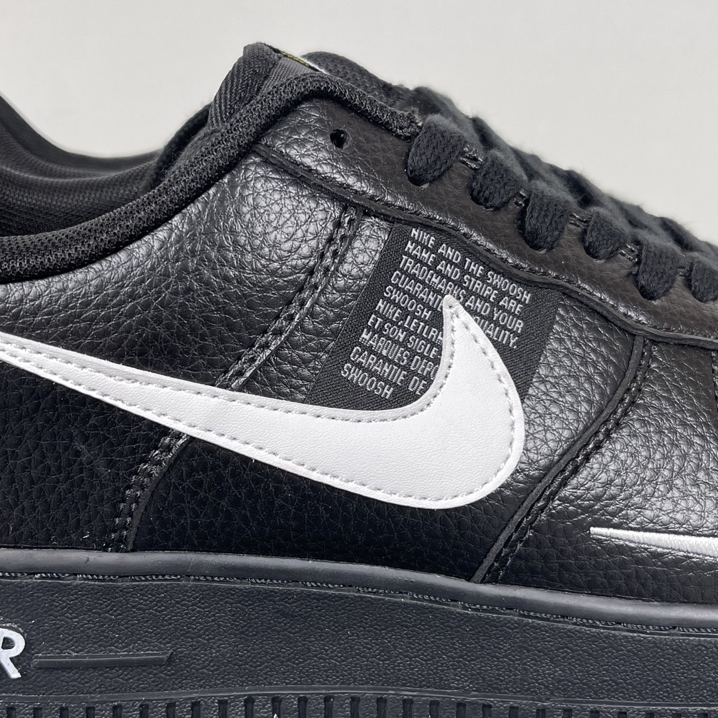 特价    
【纯原】！NK Air Force 1 Low ‘07 空军一号低帮经典板鞋 白解构！
货