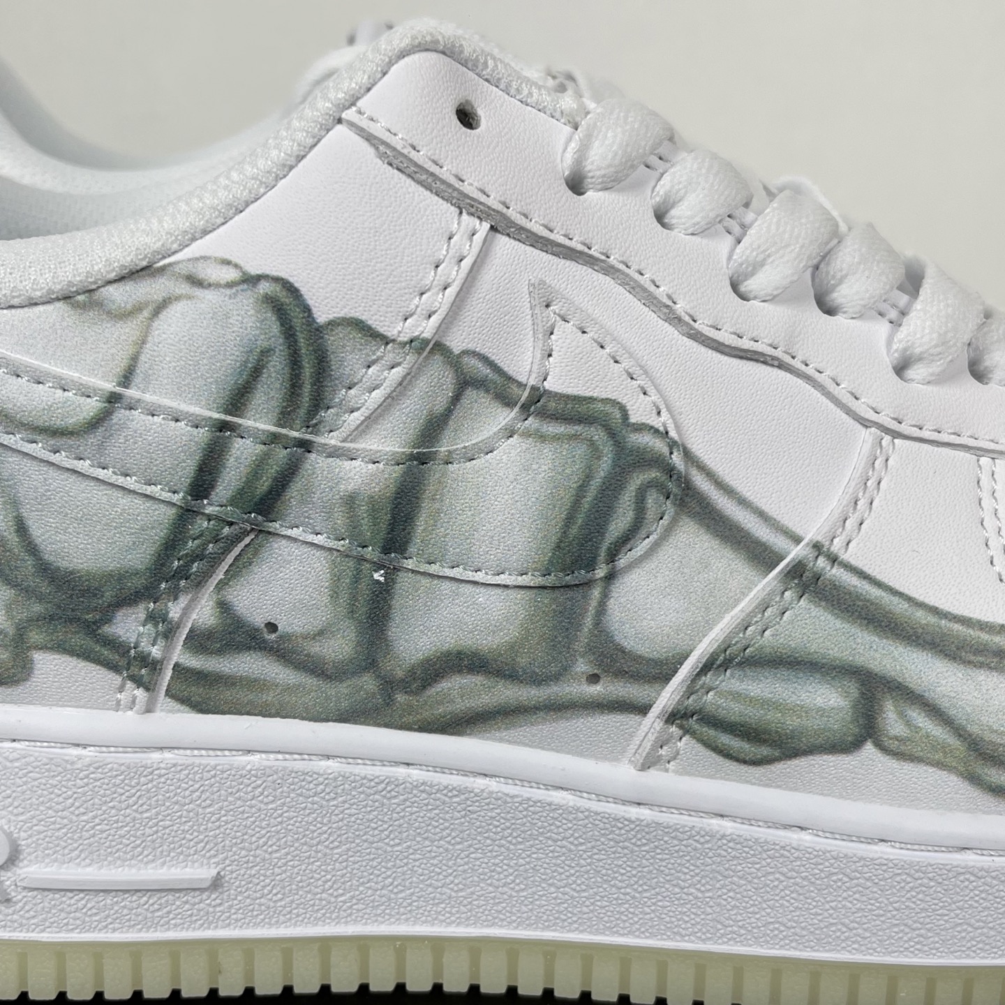 特价    
【纯原】！NK Air Force 1 Low ‘07 空军一号低帮经典板鞋 白骨头！
货