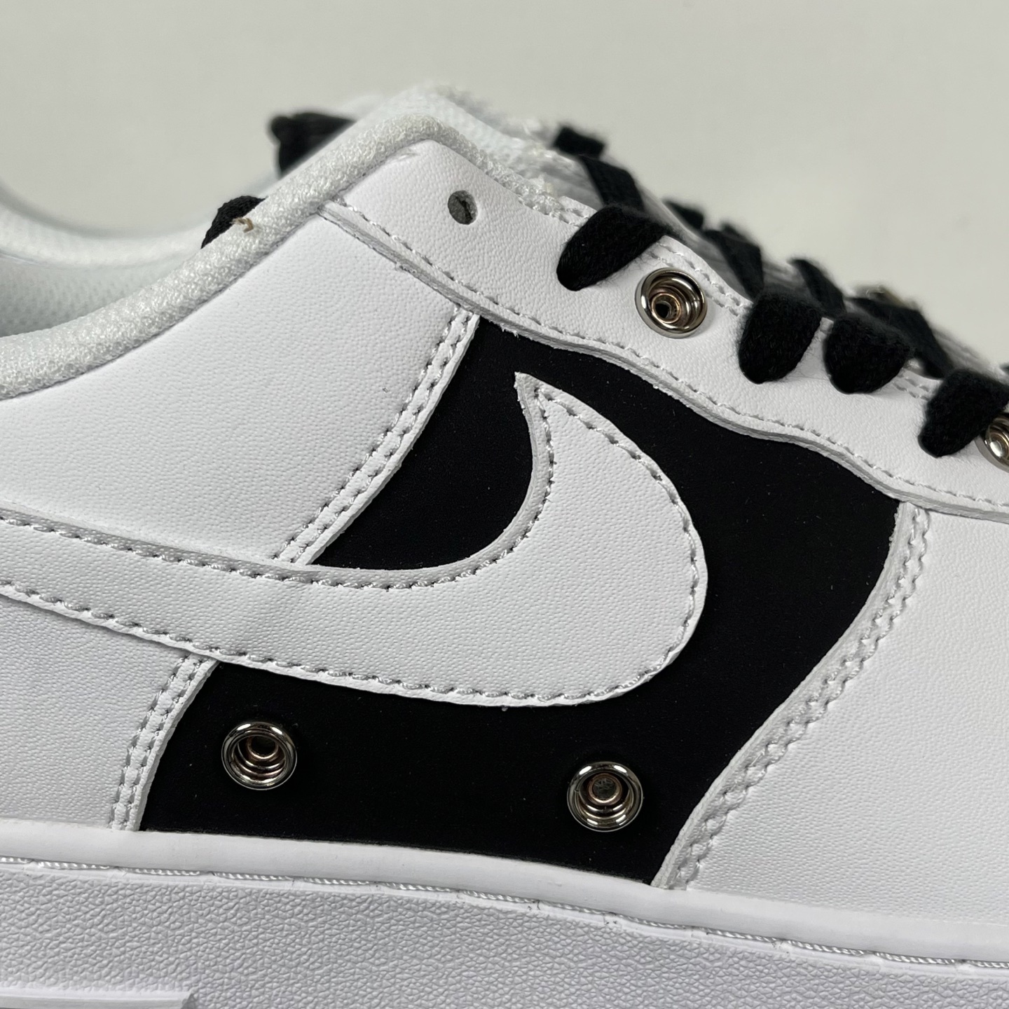 特价
【纯原】!NK Air Force 1 Low ‘07 空军一号低帮经典板鞋 黑白!
货号