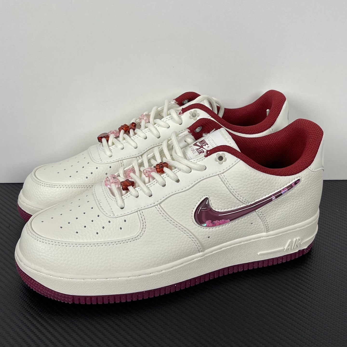 特价    
【纯原】！NK Air Force 1 Low ‘07 空军一号低帮经典板鞋 情人节限定！