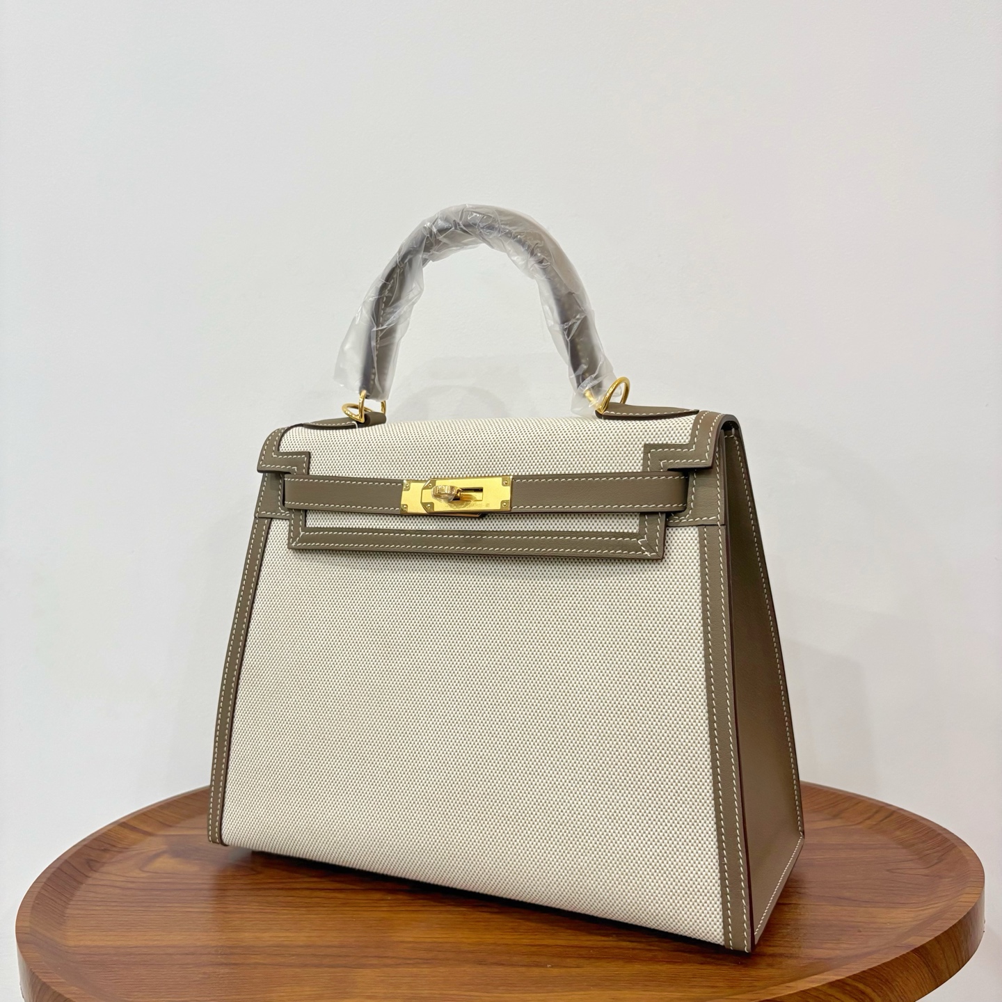 NO:698178,Kelly canvas Kelly bag 28cm, original imported Swift leather and canvas [elephant gray] gold buckle, counter synchronization, handmade wax thread sewing, pure steel hardware, in stock, Hermes, hermes, stuart weitzman, Hermes,19860909Kelly 帆布凯莉包 28cm 原厂进口Swift皮拼帆布【大象灰】金扣 专柜同步 手工蜡线缝制 纯钢五金 现货,爱马仕,hermes,stuart weitzman,Hermes,,Bag