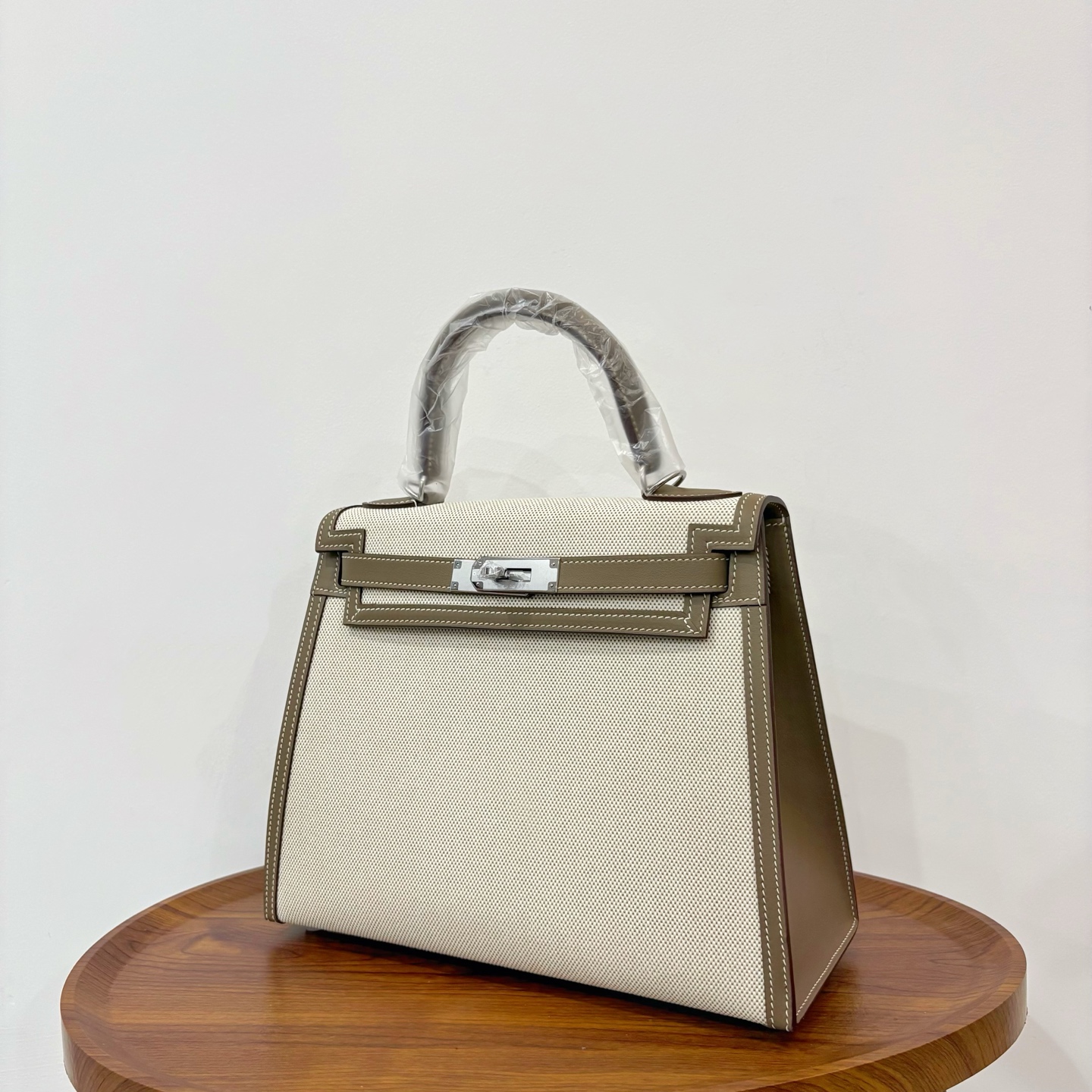 NO:698176,Kelly canvas Kelly bag 28cm, original imported Swift leather and canvas [elephant gray] silver buckle, counter synchronization, handmade wax thread sewing, pure steel hardware, in stock, Hermes, hermes, stuart weitzman, Hermes,19860909Kelly 帆布凯莉包 28cm 原厂进口Swift皮拼帆布【大象灰】银扣 专柜同步 手工蜡线缝制 纯钢五金 现货,爱马仕,hermes,stuart weitzman,Hermes,,Bag