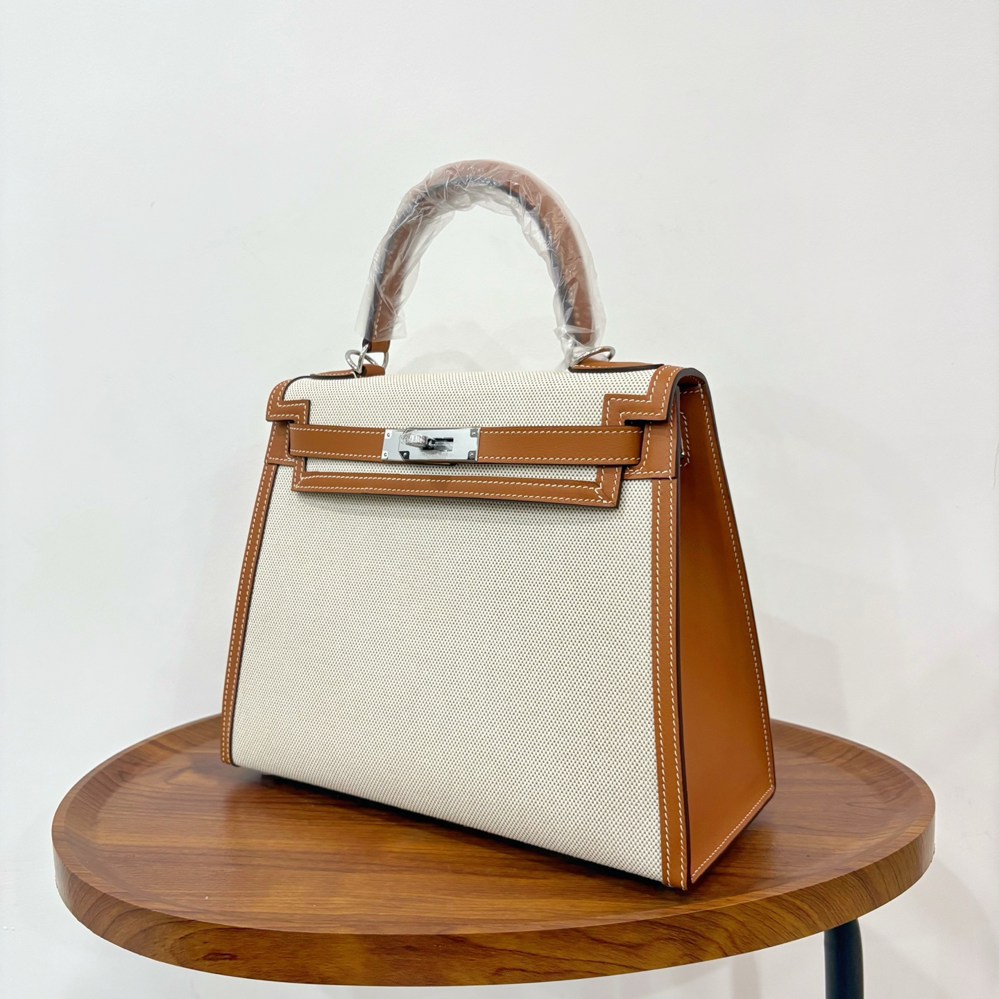 NO:698184,Kelly canvas Kelly bag 28cm, imported Swift leather and canvas [golden brown] silver buckle, counter synchronization, handmade wax thread sewing, pure steel hardware, in stock, Hermes, hermes, stuart weitzman, Hermes,19860909Kelly 帆布凯莉包 28cm 原厂进口Swift皮拼帆布【金棕】银扣 专柜同步 手工蜡线缝制 纯钢五金 现货,爱马仕,hermes,stuart weitzman,Hermes,,Bag
