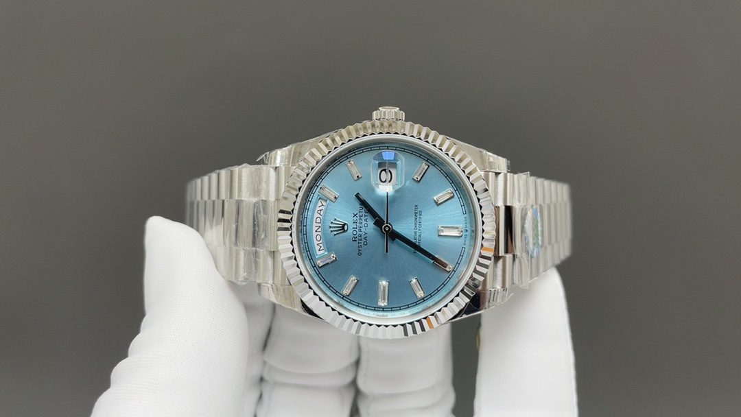 Rolex 今日推荐 星期日历型 40mm 冰蓝盘3235机芯
