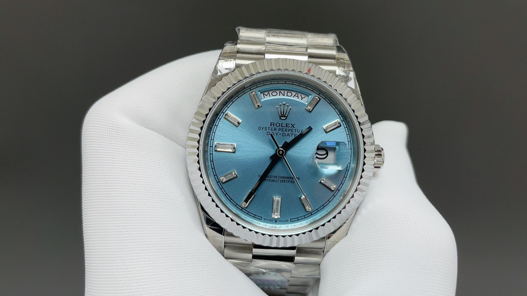 Rolex 今日推荐 星期日历型 40mm 冰蓝盘3235机芯