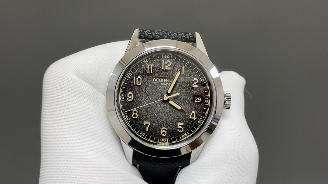 Patek Philippe Calatrava Ref.5226G-001, 40mm, Charcoal Gray Dial, White Gold Case 4 i1729179313 9755 5