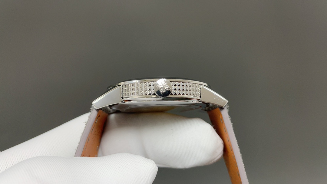 Patek Philippe Calatrava Ref.5226G-001 Classic Watch, 40mm, Grey Dial 4 i1729179347 9578 2