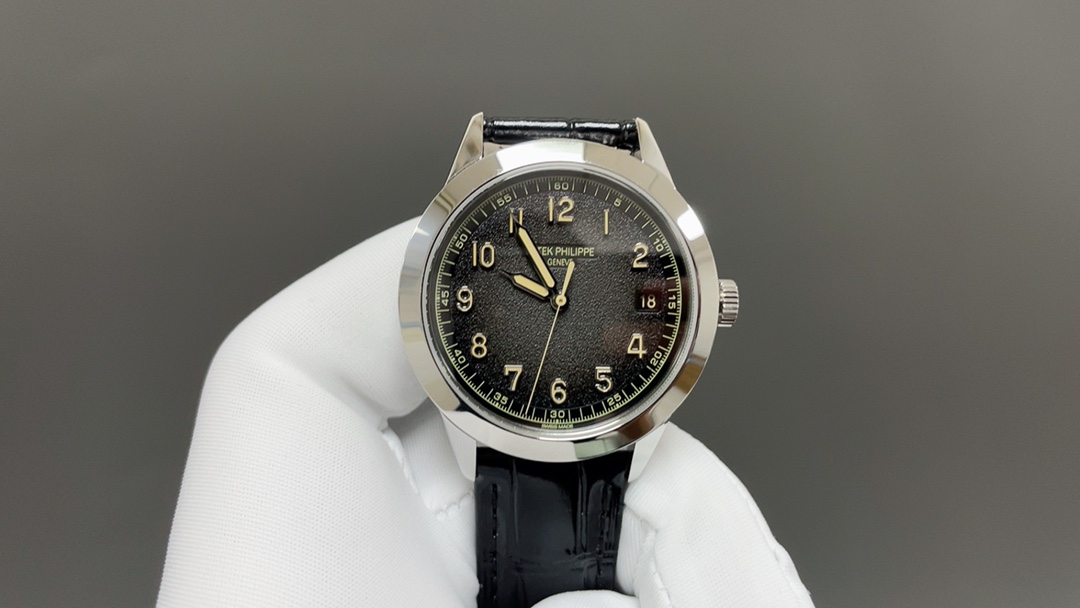 Patek Philippe Calatrava Ref.5226G-001 Classic Watch with Luminous Dial 1 i1729179388 1496 5