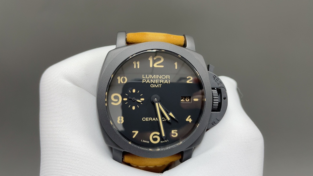 Panerai 今日推荐 黑陶瓷 44mm 一体机