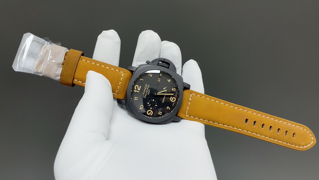 Panerai 今日推荐 黑陶瓷 44mm 一体机