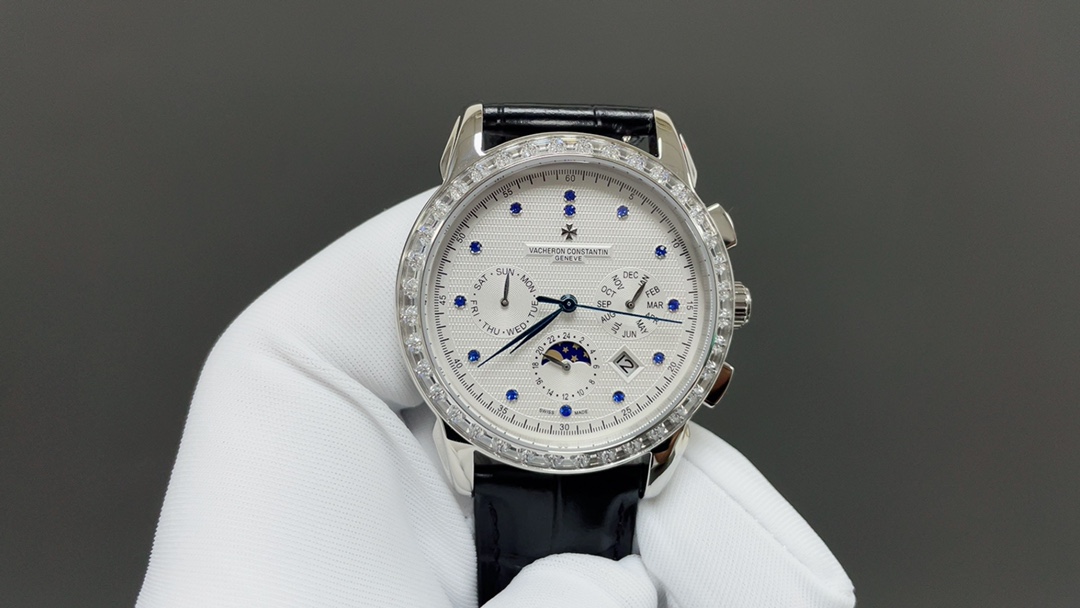 NO:392418,The latest quality model of the large factory, Vacheron Constantin - Complex function timing series, a perfect combination of unique internal shadow and South African diamond 1 paired with imported multi-function movement (zero rework) function (24 hours, week/star/month/power reserve display) 2 imported 316L stainless steel, using vacuum plating in 18k quality furnace!  3 Paired with calfskin imported from Italy!  Original folding buckle!  4 sizes 42×10mm. 5 wear-resistant and scratch-resistant sapphire glass mirror!  The dial uses Roman Swarovski Rhinestone as the scale to further show the luxurious temperament of this watch!  Super luminous needles with super luminous effect, quality of the factory! Welcome to reprint, vacheron, cowhide19860909大厂品质最新款,江诗丹顿-复杂功能计时系列,独特内影与南非钻的完美结合 1搭配进口多功能机芯（零返修）功能（24小时,星期/星辰/月份/动力储备显示） 2进口316L精钢,采用18k品质炉内真空电镀！ 3搭配意大利进口小牛皮！原装折叠扣！ 4尺寸42×10mm. 5耐磨防刮蓝宝石玻璃镜面！ 6表盘上采用罗马施华洛水钻鑫作为刻度更显示出这款腕表的华贵气质！超强夜光针搭配超强夜光效果 大厂品质!欢迎转载,,vacheron,cowhide,Watch