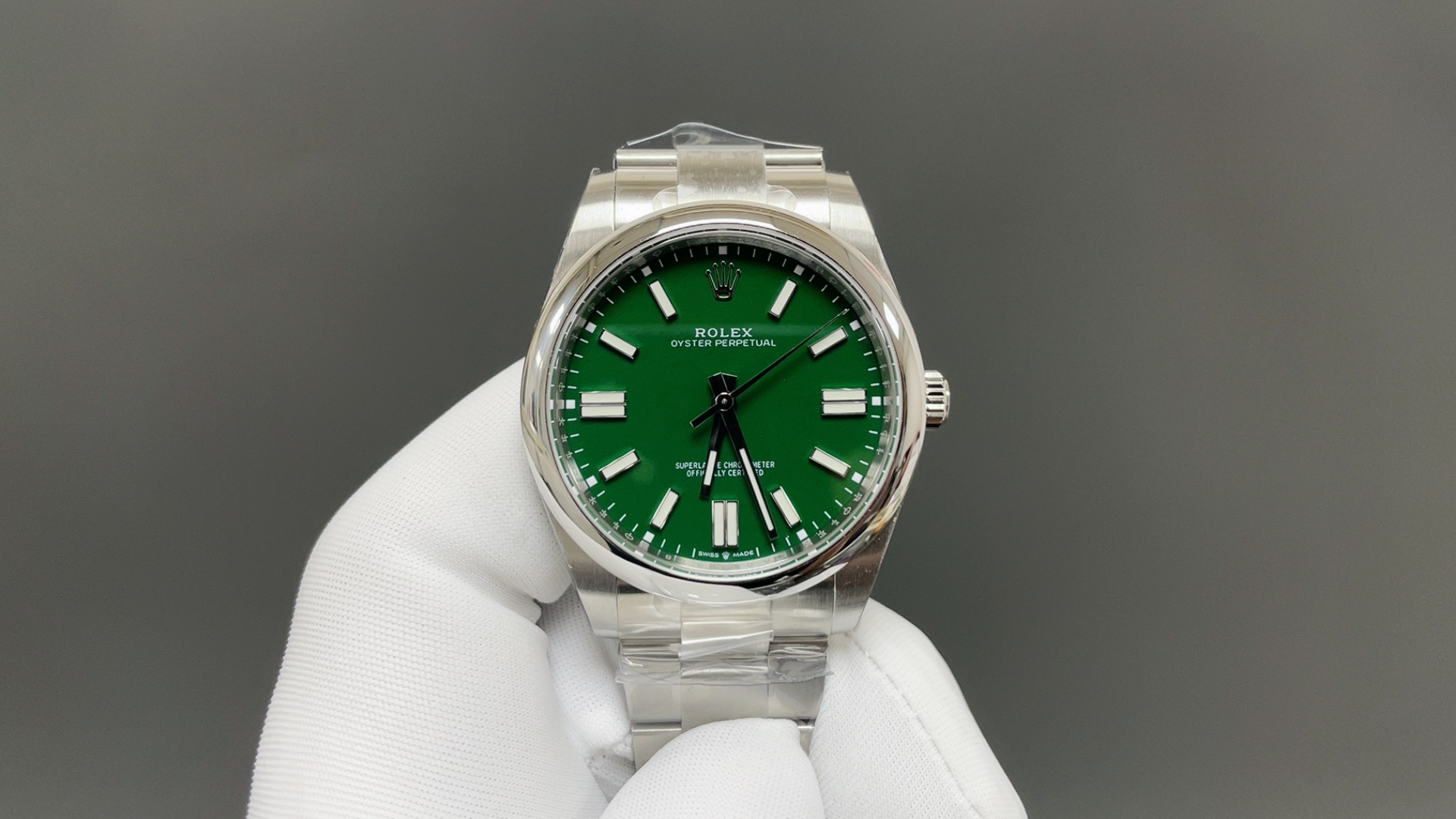 NO:821370,Today’s recommendation is EWE Oyster Perpetual, white shell green, 41mm machine, top quality, real shots of shipment,19860909今日推荐EWE 蚝式恒动 白壳绿 41mm 机 顶级品质 出货实拍,,Watch