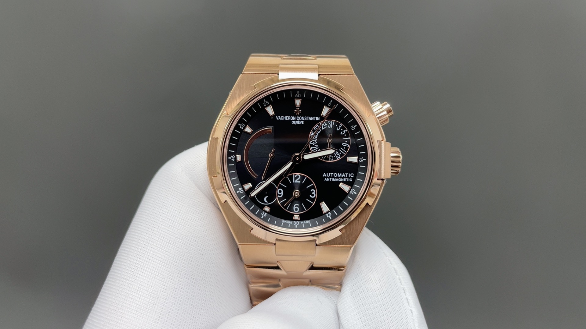 NO:821454,KR Factory Vacheron Constantin VC Across the World (47450) multifunctional men's automatic mechanical watch!  MIYOTA movement-modified all-in-one machine has 28,800 vibrations per hour and a power reserve of 40 hours!  The watch diameter is 42 mm, the case thickness is 12 mm, the bottom cover design is dense, and the waterproof depth is meters!  316 stainless steel, sapphire glass, optional tape, steel strap, folding buckle for watch strap!  [Introduction to dial function layout] kinetic energy storage function display at 10 o'clock, calendar function display at 2 o'clock, second time zone function display at 6 o'clock, 24-hour day and night function display at 7-8 o'clock, vacheron19860909KR Factory 江诗丹顿VC纵横四海(47450)多功能男士自动机械腕表！ MIYOTA机心改一体机28800每小时震荡次数,动力储存40小时！表经42毫米,表壳厚度12,密底底盖设计,防水深度米！316精钢,蓝宝石玻璃,表带可选胶带、钢带,表扣折叠扣！【表盘功能布置介绍】10点位的动能储存功能显示, 2点位的日历功能显示,6点位第二时区功能显示,7-8点位24小时昼夜功能显示,,vacheron,Watch