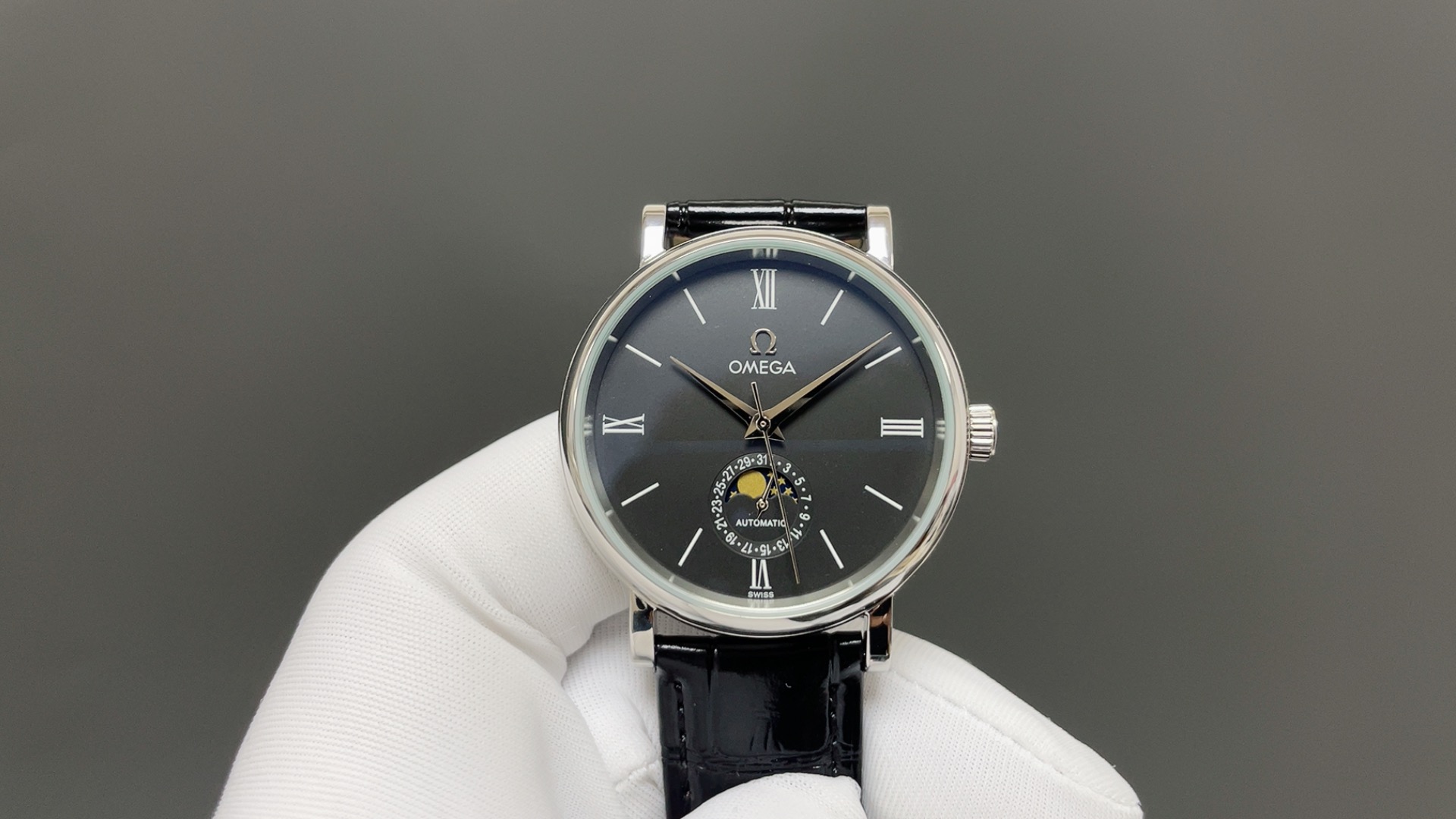 NO:882281,The latest hot recommendation, new model - Omega. Moon phase series. Men's watch is simple yet elegant [Victory] equipped with precise Swiss ETA2824-2 movement (6-digit true calendar and 24-hour sun, moon and stars function) 40mm diameter, 316 stainless steel case, wear-resistant and scratch-resistant sapphire glass, imported Italian calfskin, original quality pin buckle, with super waterproof function  Retro style, classic works, long-lasting charm, high-end luxury, a must-have for gentlemen, omega, cowhide19860909最新火爆推荐,新款- 欧米茄 .月相系列.男士腕表简单不失大气[胜利]搭载精准瑞士ETA2824-2机芯（6字位真日历与24小时日月星辰功能）40mm表径,316精钢表壳,耐磨抗刮蓝宝石玻璃,进口意大利小牛皮,原装品质针扣,具备超强防水功能 复古风格,经典著作,恒久魅力,高档奢华,绅士必备,,omega,cowhide,Watch