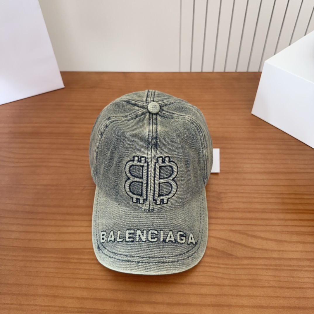 

新品Balencia*a 巴黎世家刺绣字母新款棒球帽
现货秒发🧢简约时尚超级无敌好看的帽子！情侣款！