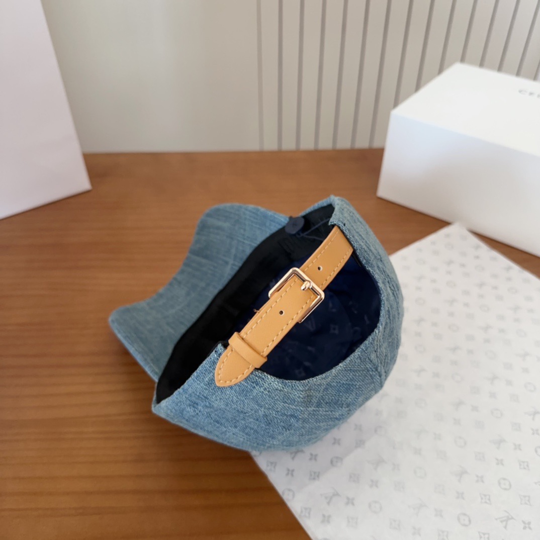 

路易威登棒球帽LouisVuitton👒😍新款LV棒球帽，重工打造♥完美刺绣，高端大气，百搭款🤗男女