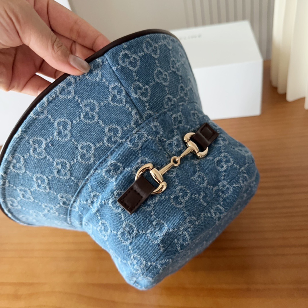 

GUCCI古奇 2025专柜新款提花款渔夫帽🧢很潮！休闲运动款，经典制作，超级好搭衣服！显脸小