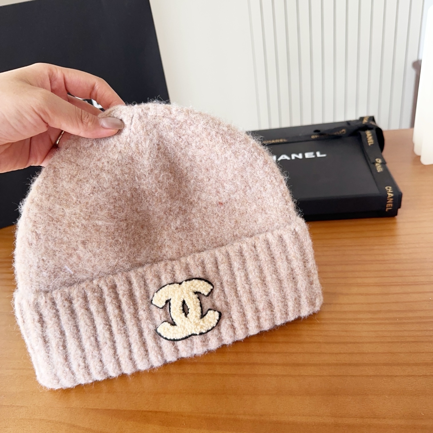 

chane 针织冷帽
一上架便火遍小红书~
全网首发 对色对版
首批货量充足 快快入手