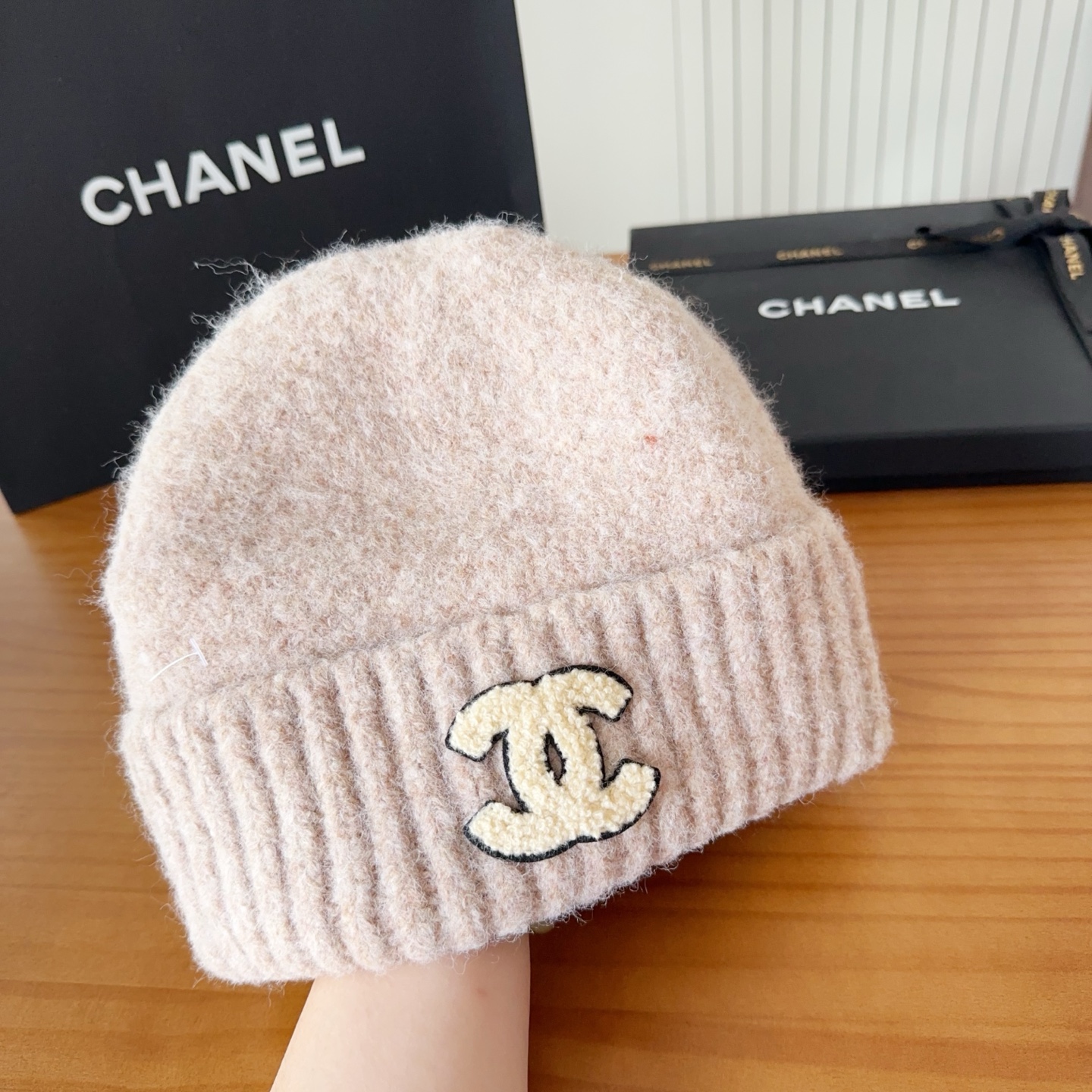 

chane 针织冷帽
一上架便火遍小红书~
全网首发 对色对版
首批货量充足 快快入手