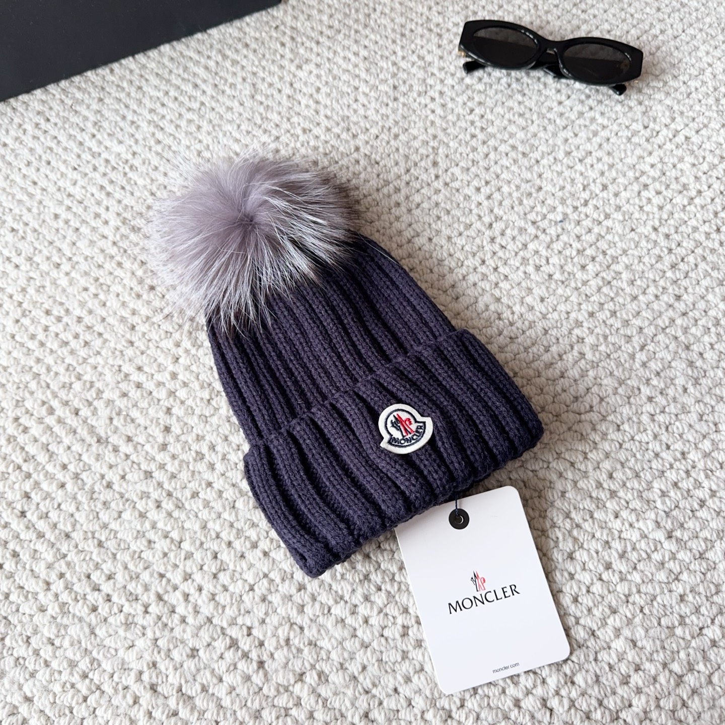 Moncler蒙口25秋冬女士羊毛编织保暖针织帽羊绒软糯般质感，正品级享受！超大狐狸毛球1:1定制，原标