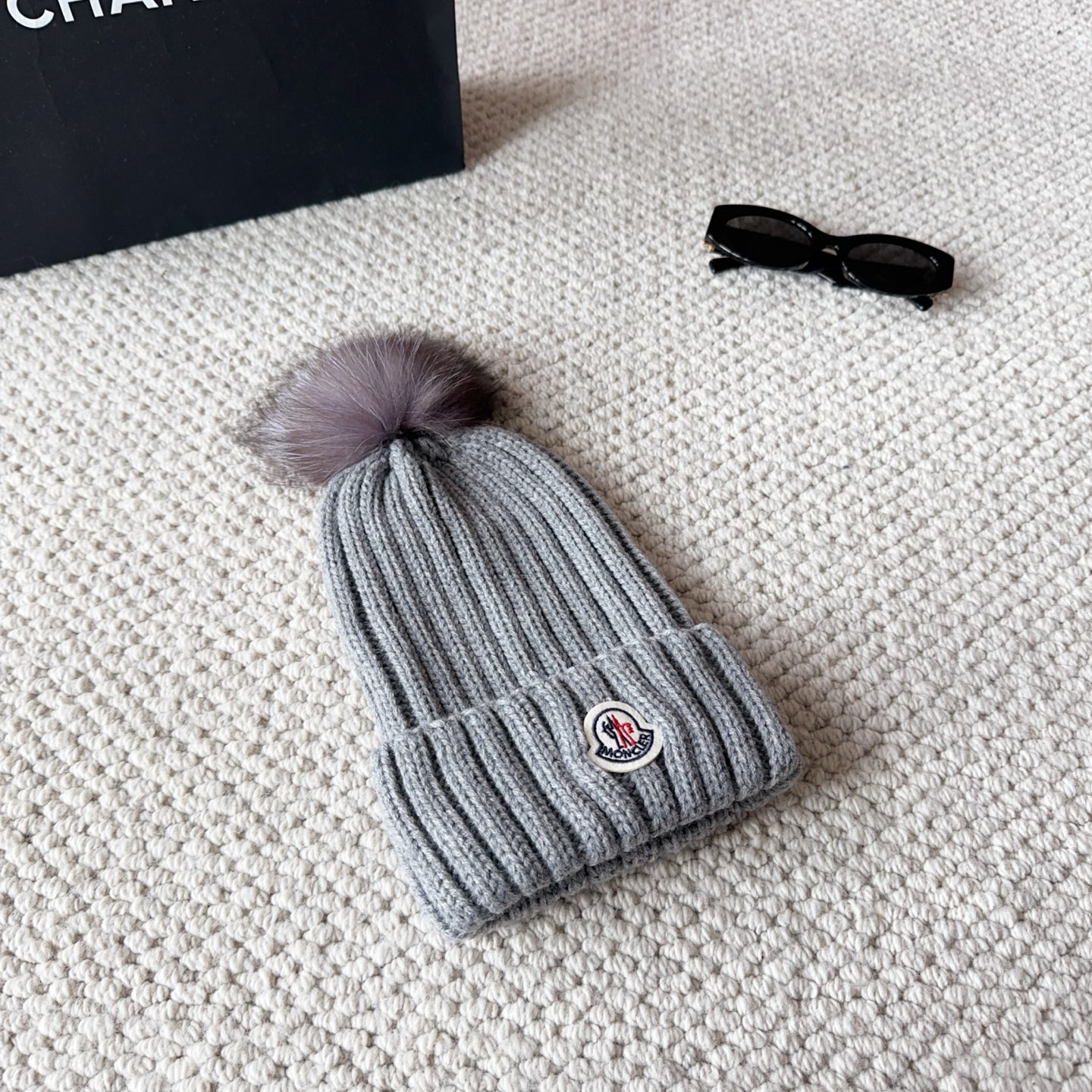 Moncler蒙口25秋冬女士羊毛编织保暖针织帽羊绒软糯般质感，正品级享受！超大狐狸毛球1:1定制，原标