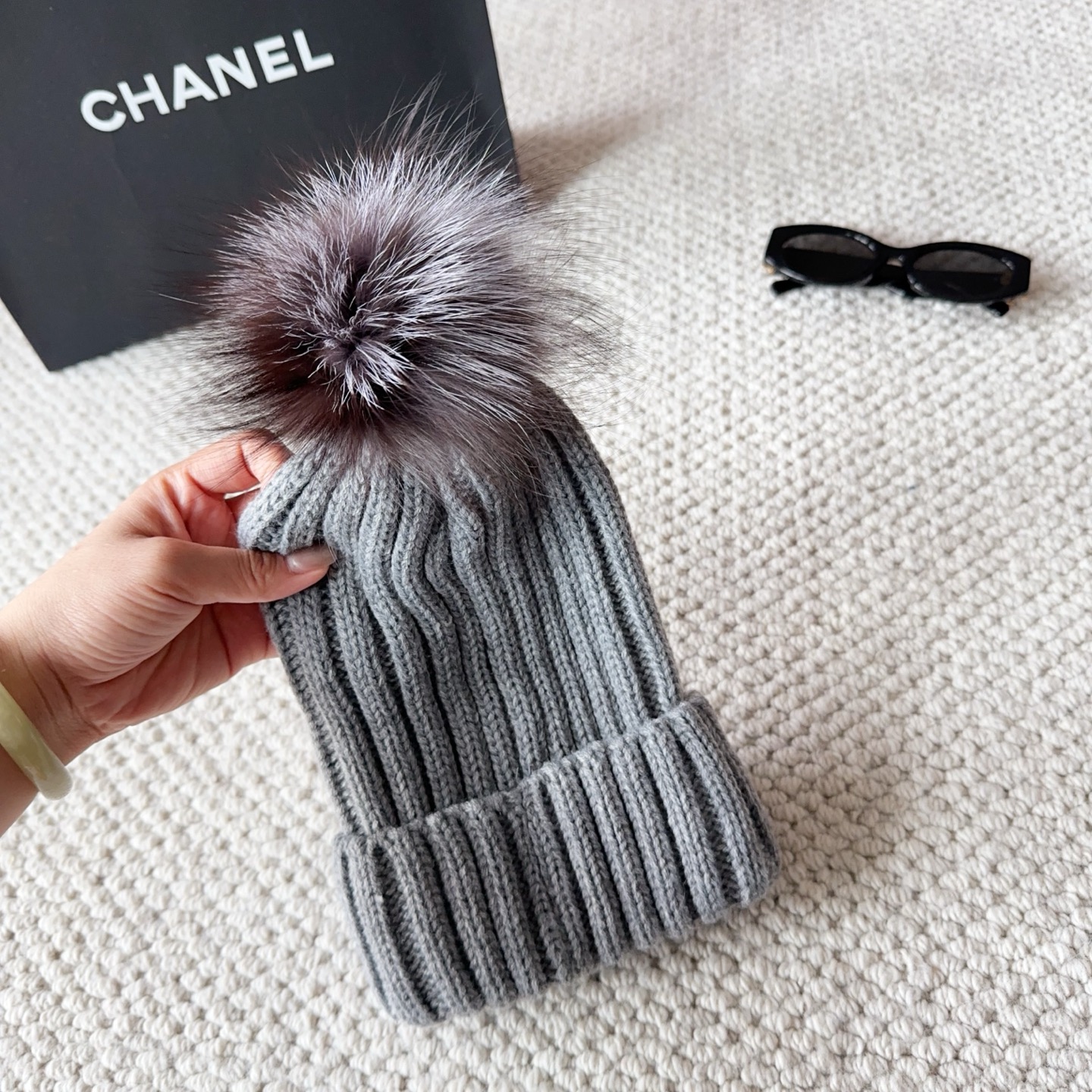Moncler蒙口25秋冬女士羊毛编织保暖针织帽羊绒软糯般质感，正品级享受！超大狐狸毛球1:1定制，原标