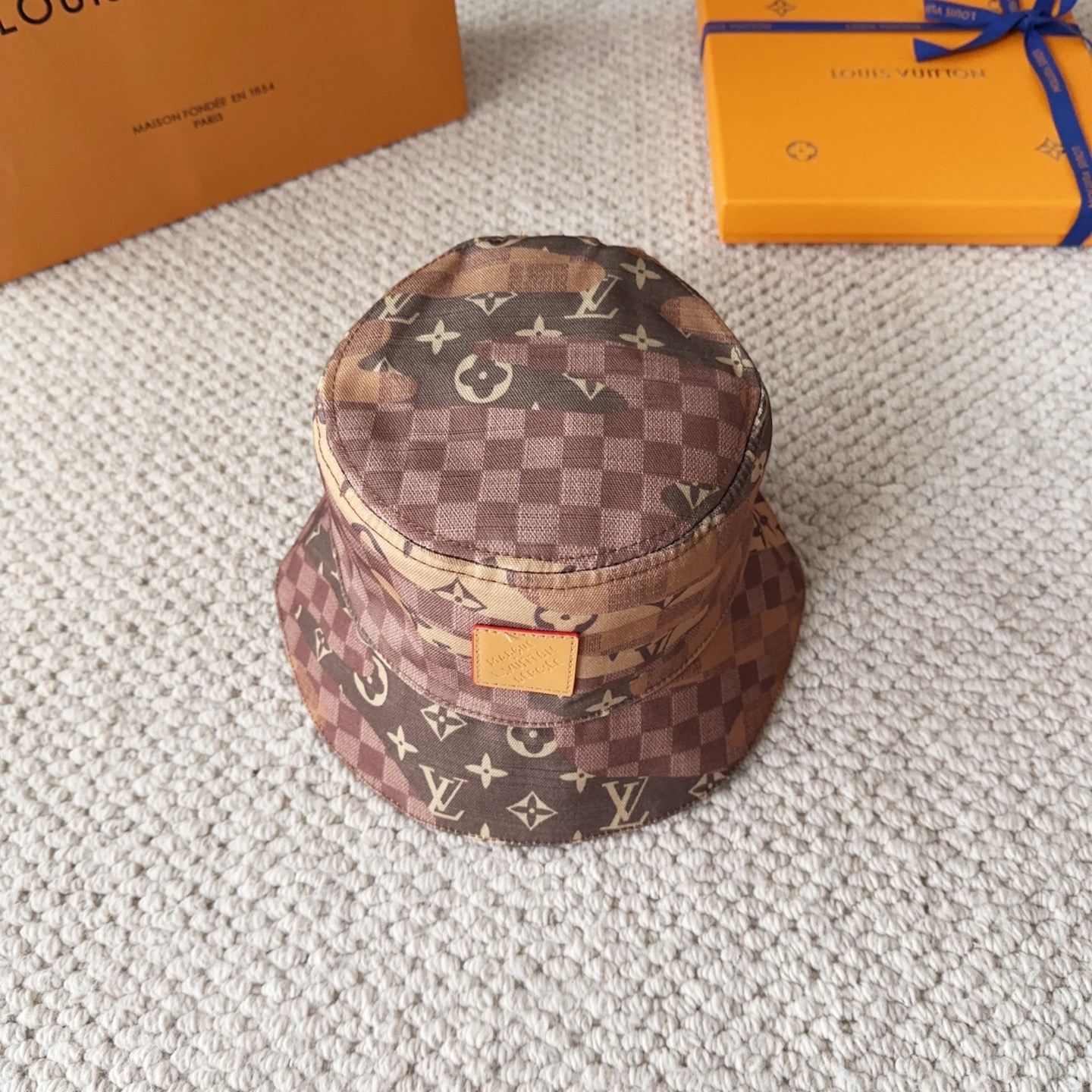 NO:365238,LV Louis Vuitton Fisherman Hat Light and Breathable. Perfect Stylish, Exclusive Live Shot, Suitable Hats for Men and Women Fisherman Hats Baseball Hats Knitted Hats, Hats, louis vuitton, louis vuitton, espadrilles, hatsLV路易威登渔夫帽 轻盈透气.完美版型,独家实物拍摄,男女适用帽子渔夫帽棒球帽针织帽,帽子,louis vuitton,louis vuitton,espadrilles,hats,hat