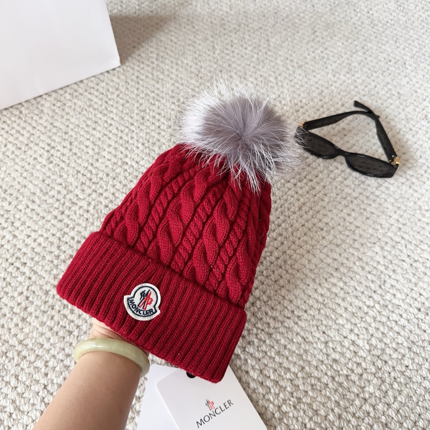 Moncler蒙口25秋冬女士羊毛编织保暖针织帽羊绒软糯般质感，正品级享受！超大狐狸毛球1:1定制，原标