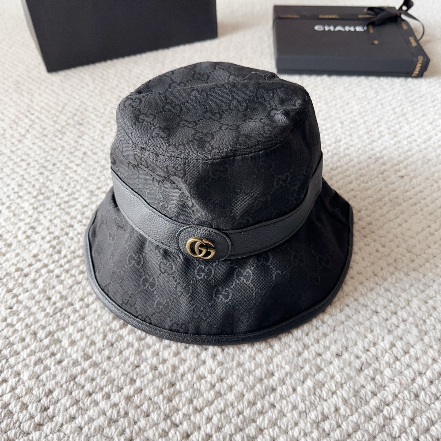 NO:366084,The original quality of Guchi Fisherman's Hat GUCCI is coming, with very exquisite craftsmanship, high-end, atmospheric and up-class!  Low-key luxury, easy to carry!  Run volume!  Hat fisherman hat baseball hat knit hat, hat, gucci, espadrilles, hats古奇渔夫帽GUCCI原单品质火爆来袭 工艺非常精美 高档大气上档次！低调奢华,方便携带！跑量！帽子渔夫帽棒球帽针织帽,帽子,gucci,espadrilles,hats,hat