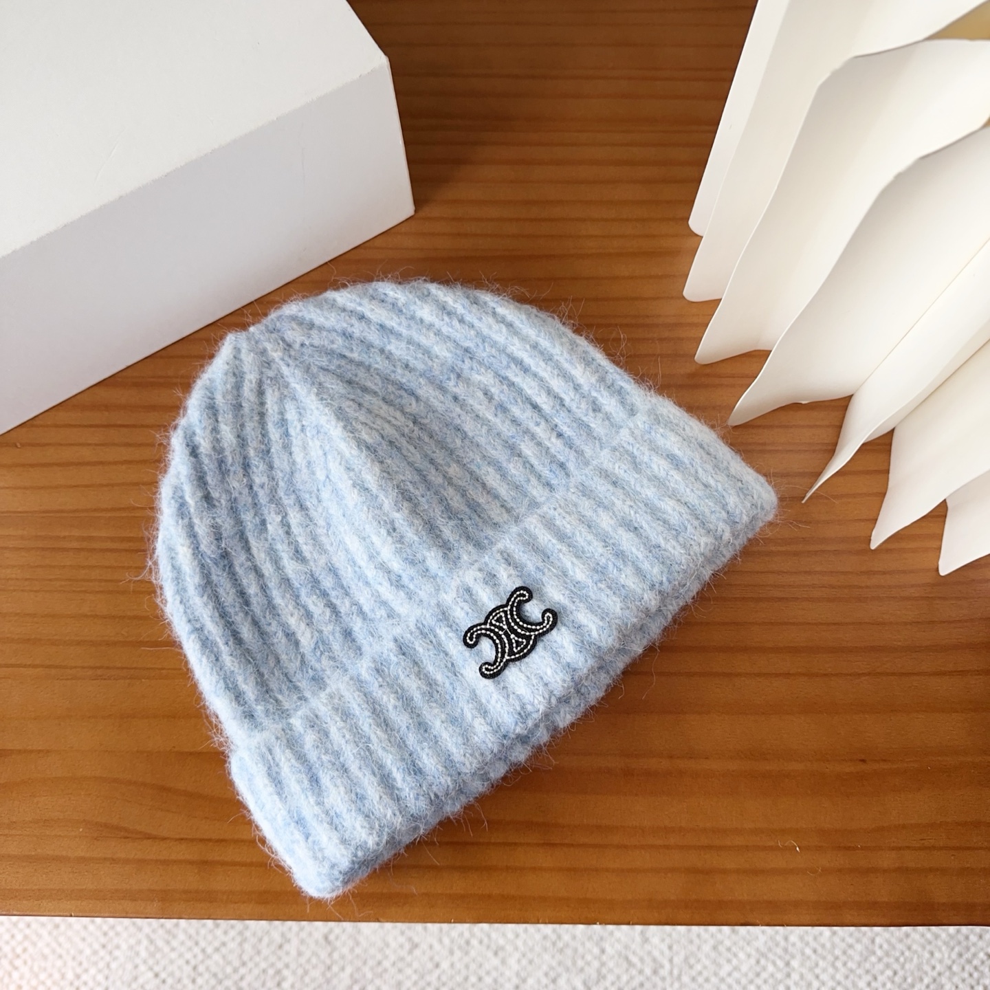 P62

Celine 思琳 2025秋冬新款毛线帽，男女款针织帽，