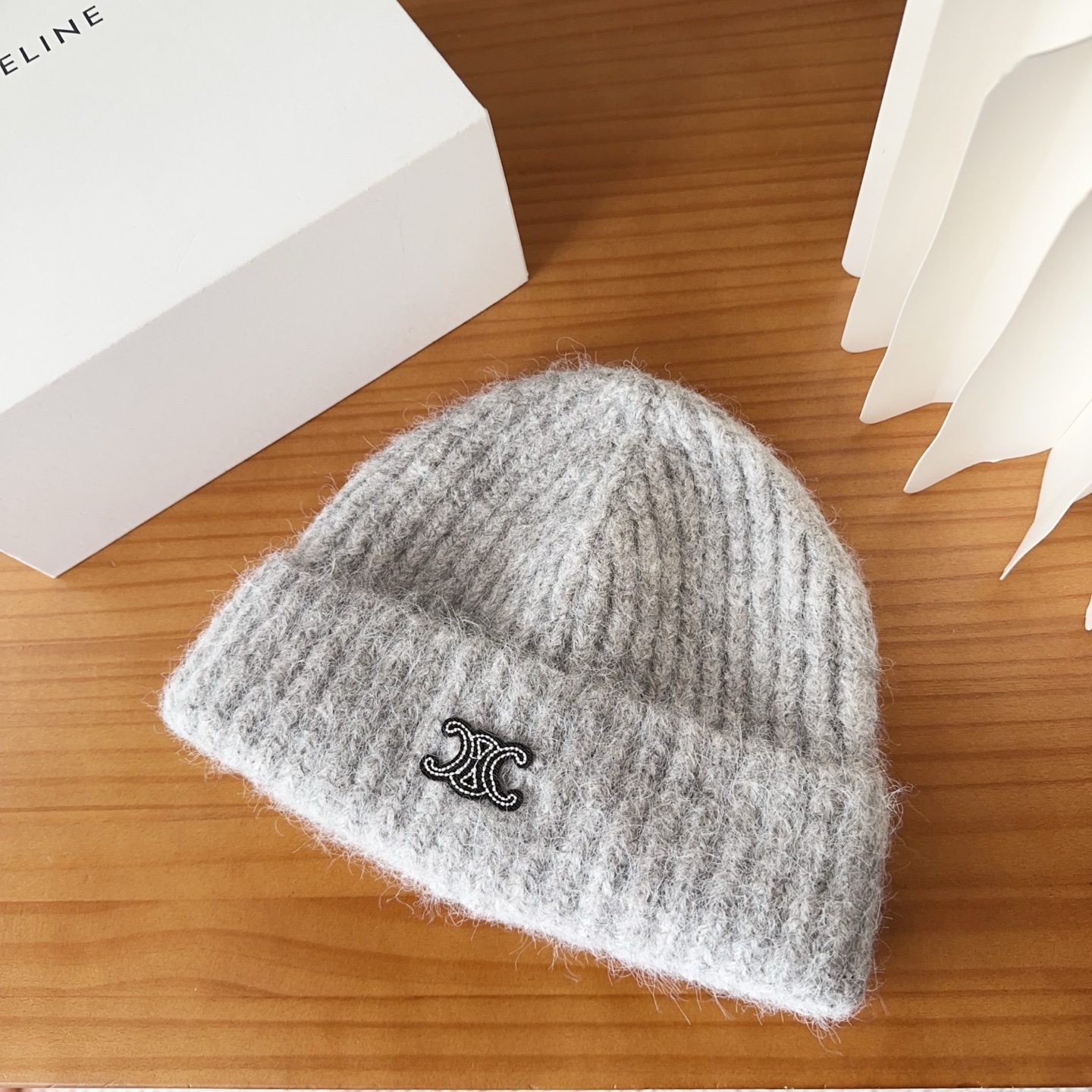 P62

Celine 思琳 2025秋冬新款毛线帽，男女款针织帽，