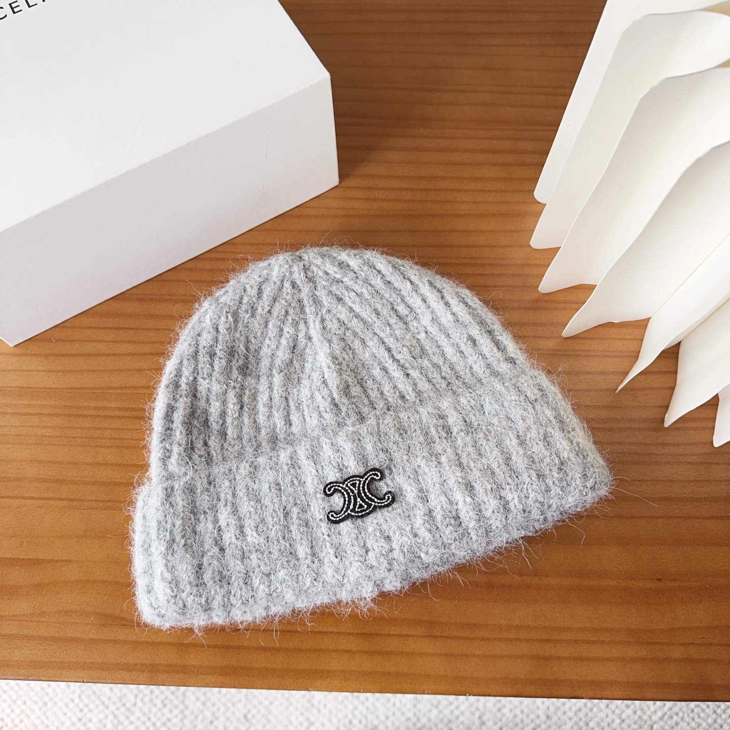 P62

Celine 思琳 2025秋冬新款毛线帽，男女款针织帽，