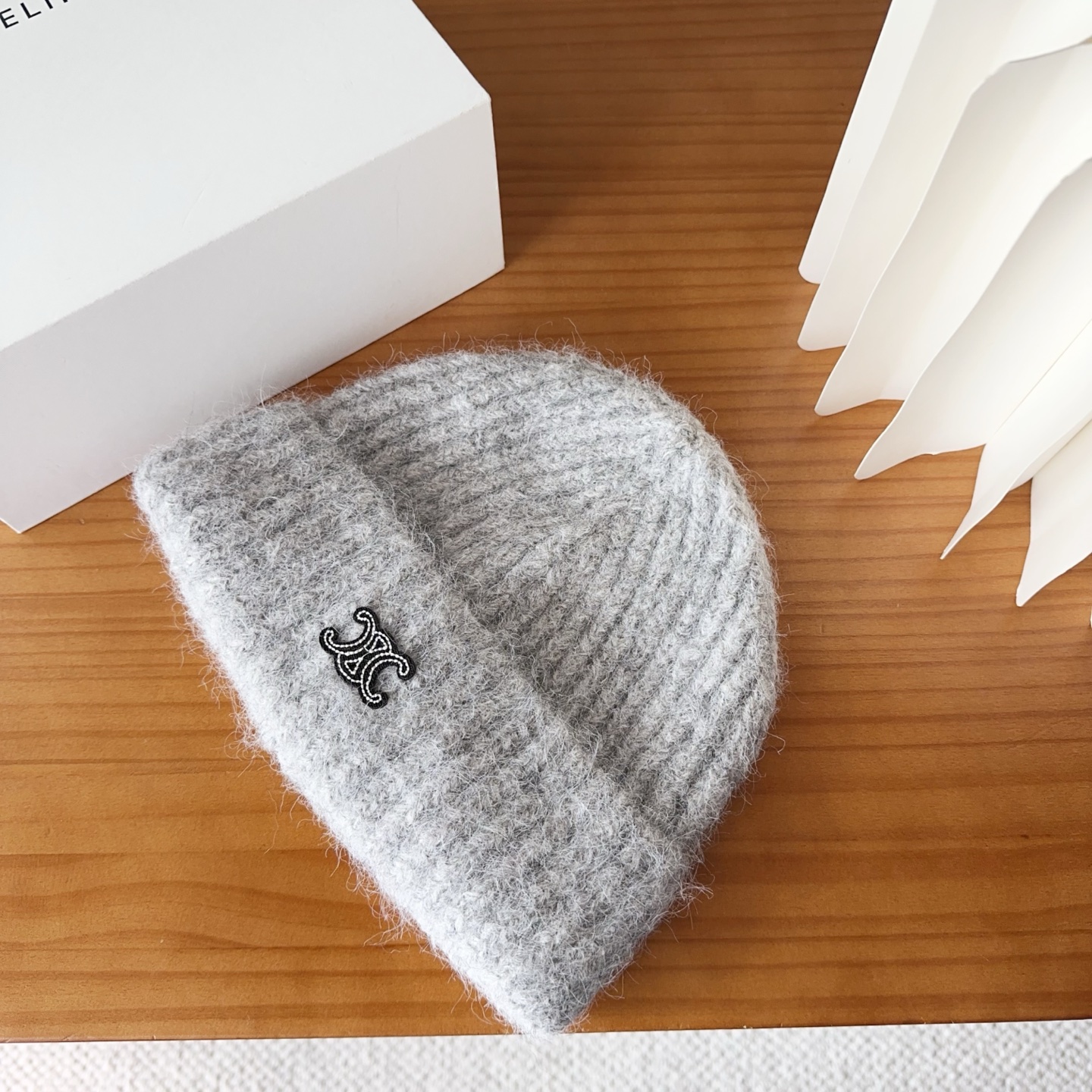 P62

Celine 思琳 2025秋冬新款毛线帽，男女款针织帽，