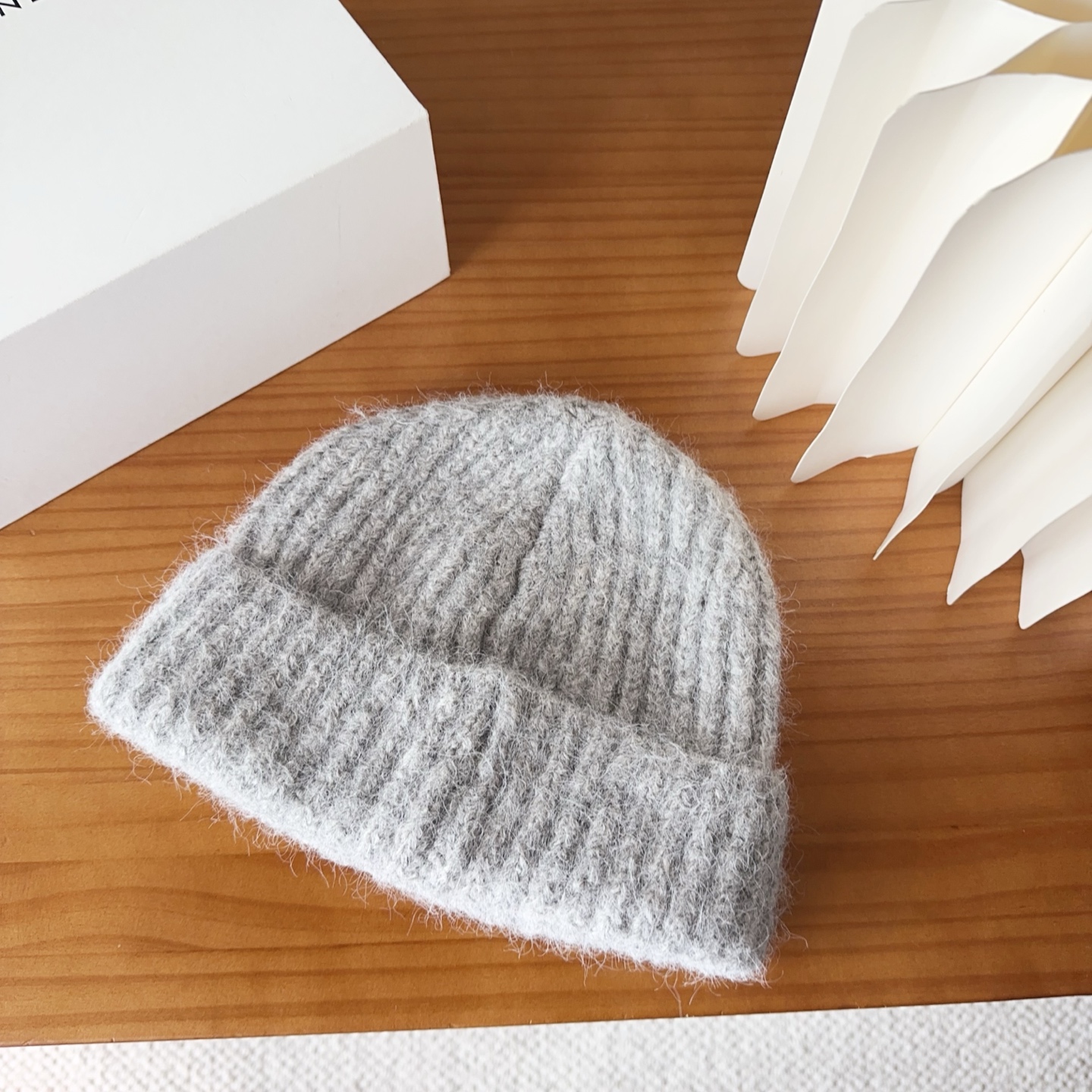 P62

Celine 思琳 2025秋冬新款毛线帽，男女款针织帽，