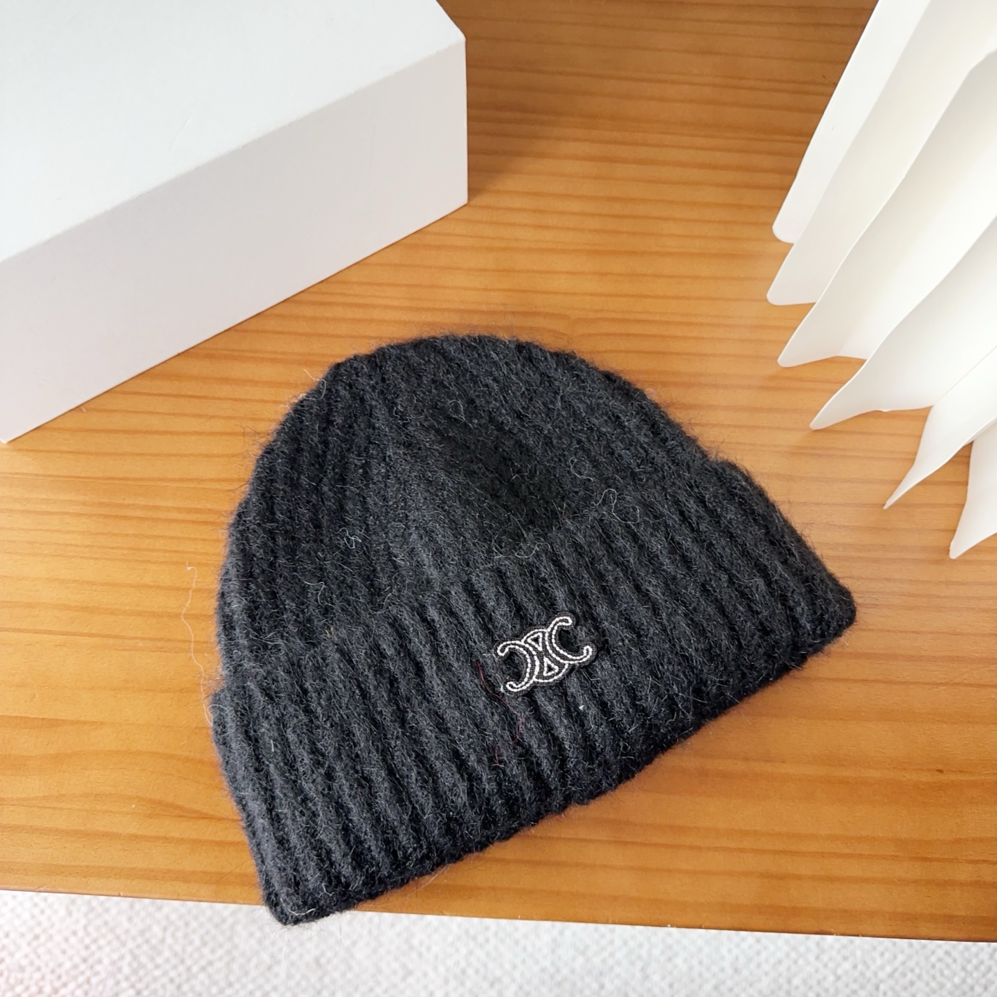 P62

Celine 思琳 2025秋冬新款毛线帽，男女款针织帽，