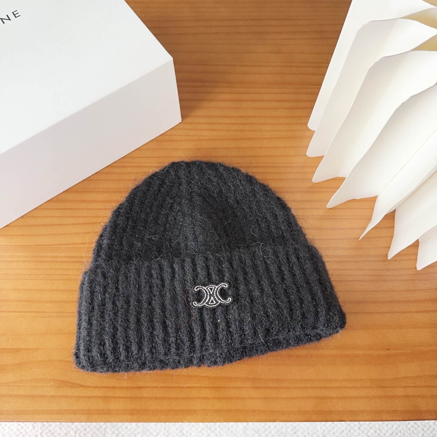 P62

Celine 思琳 2025秋冬新款毛线帽，男女款针织帽，