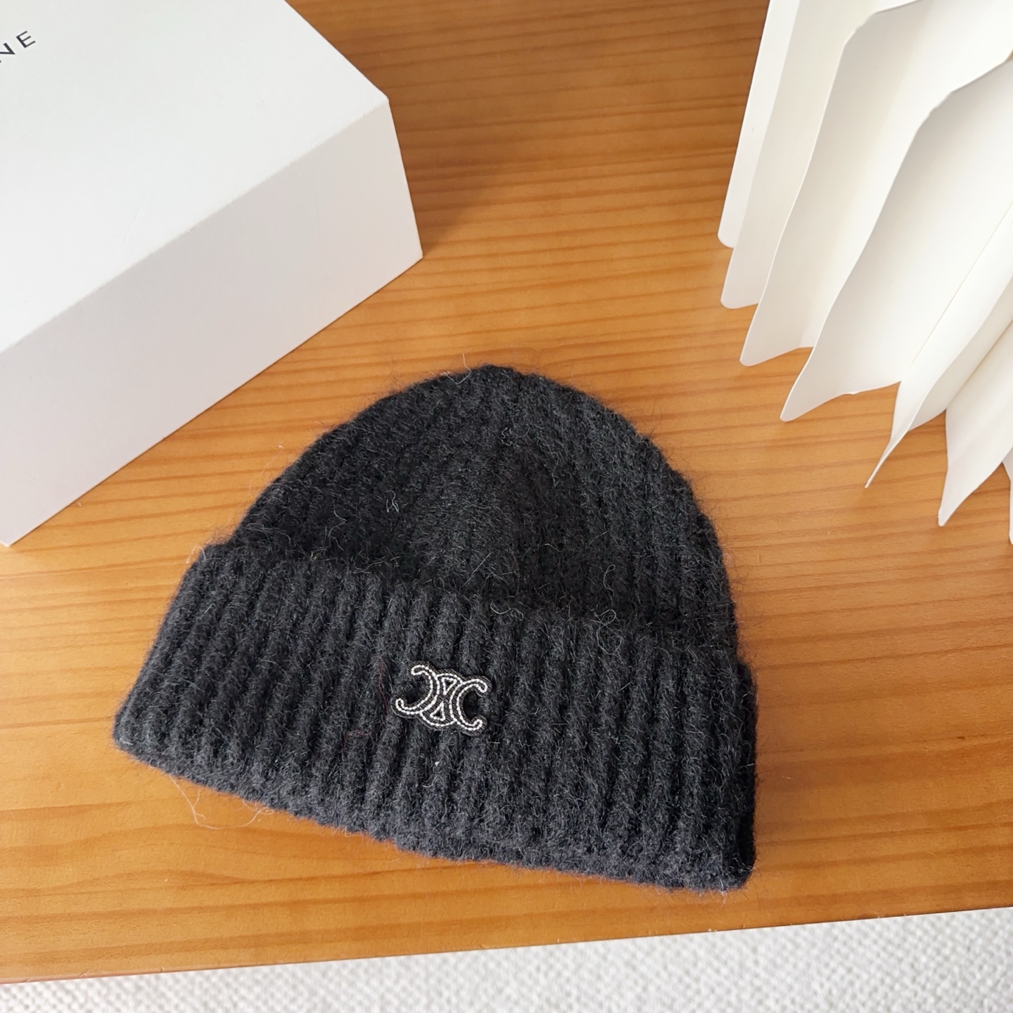 P62

Celine 思琳 2025秋冬新款毛线帽，男女款针织帽，